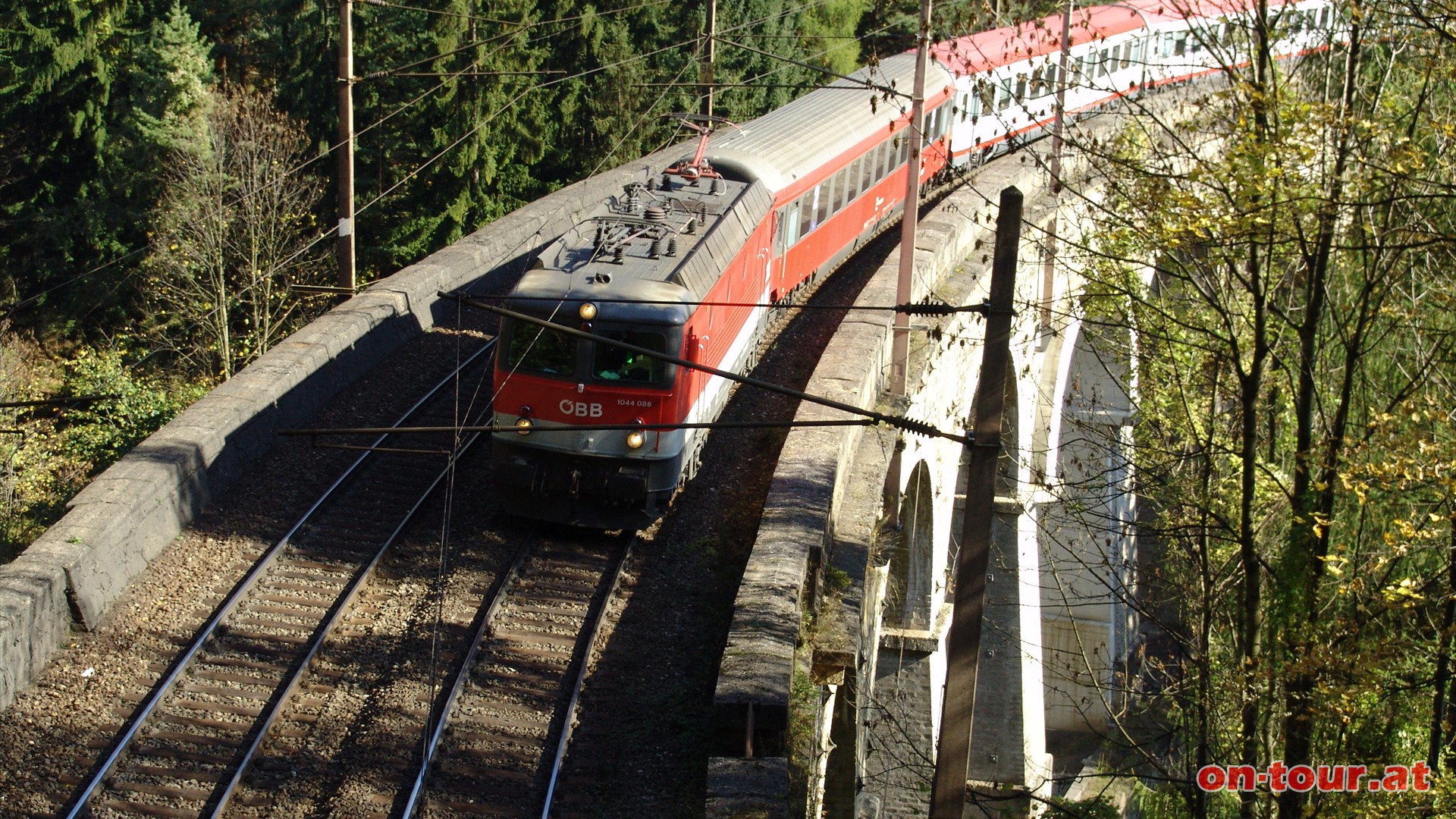 Der Viadukt ber den Gamperlgraben ist die nchste Station.