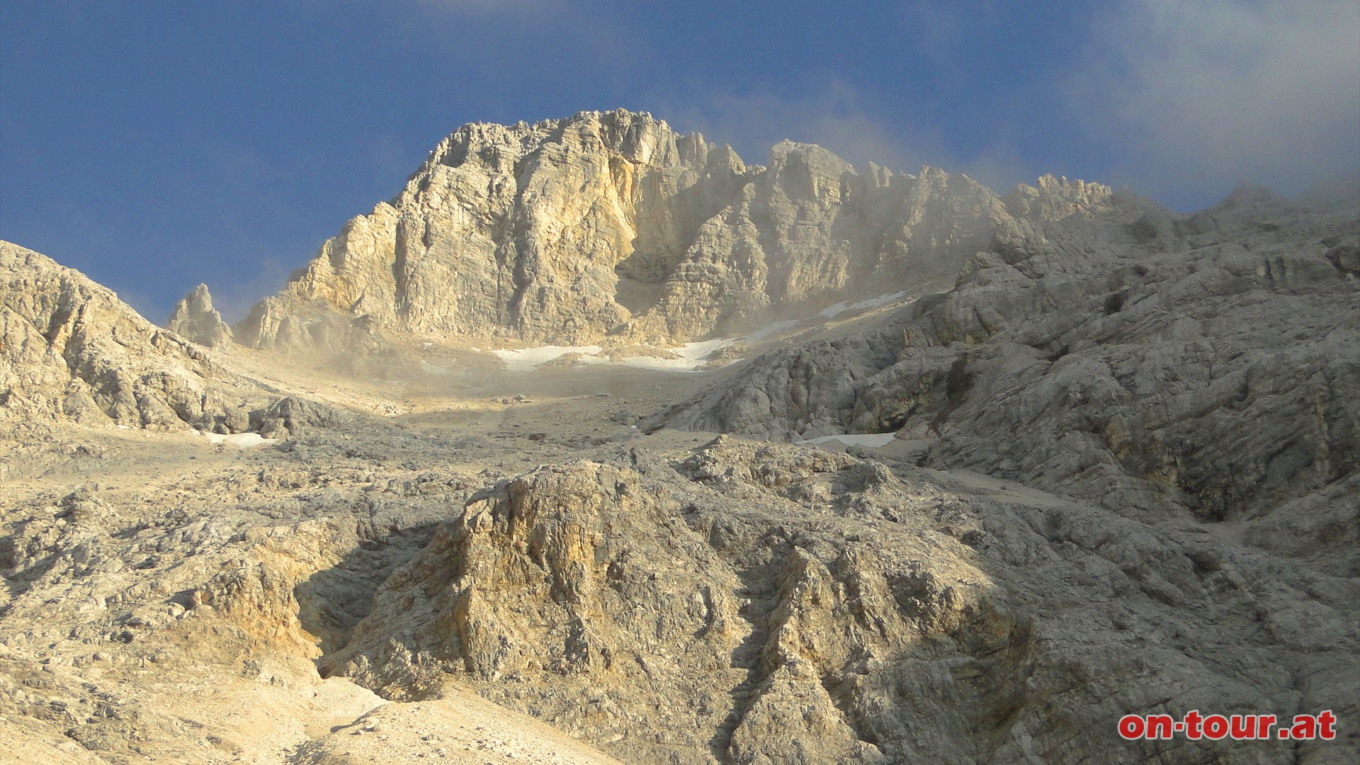 Die hchste Erhebung im Karwendelgebirge - die Birkkarspitze.