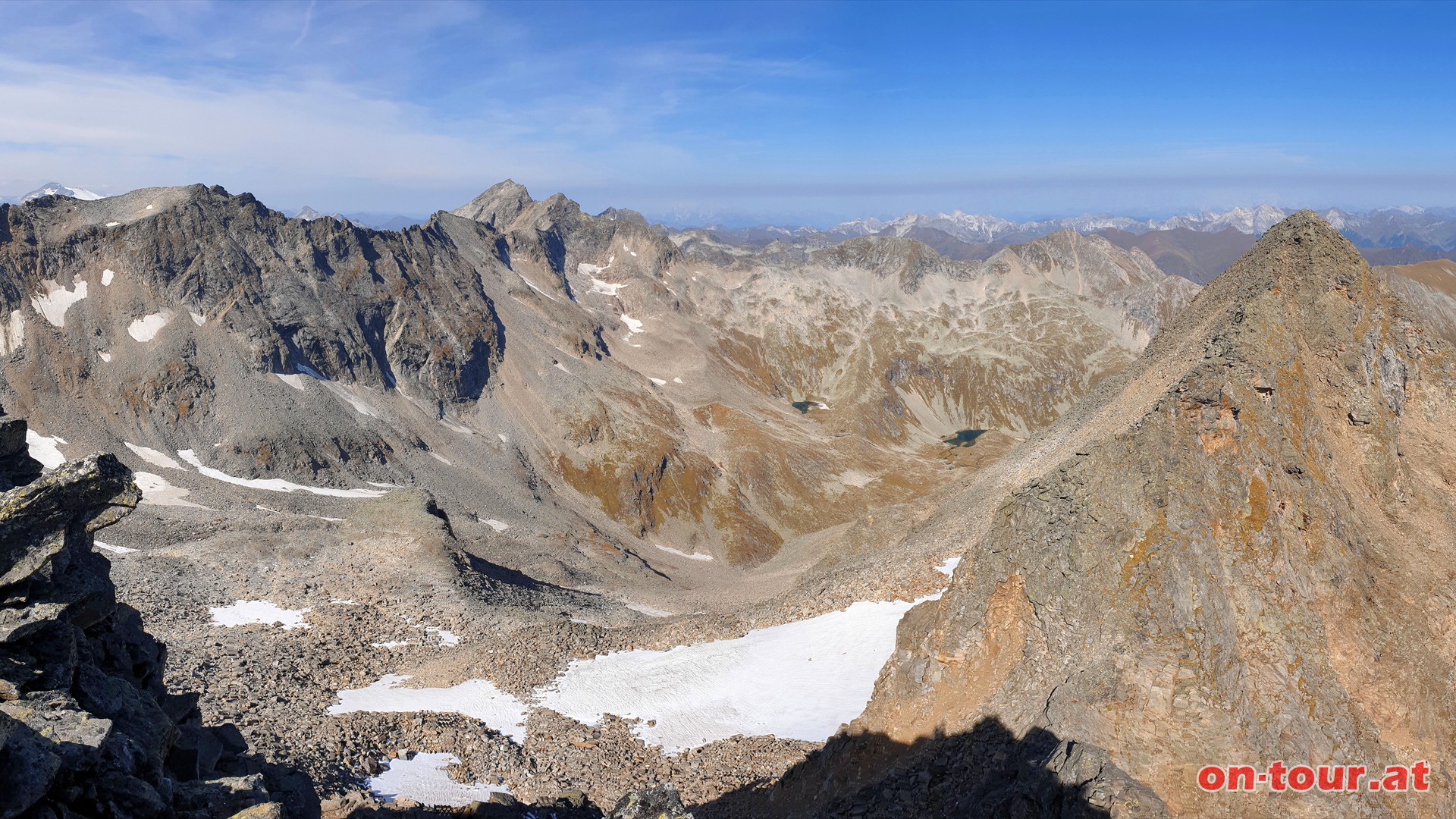 Mittlerer Sonnblick; N-Panorama ins Seekar. Der Mittlere Sonnblick ist mit exakt 3000 m der stlichste Dreitausender der Alpen.