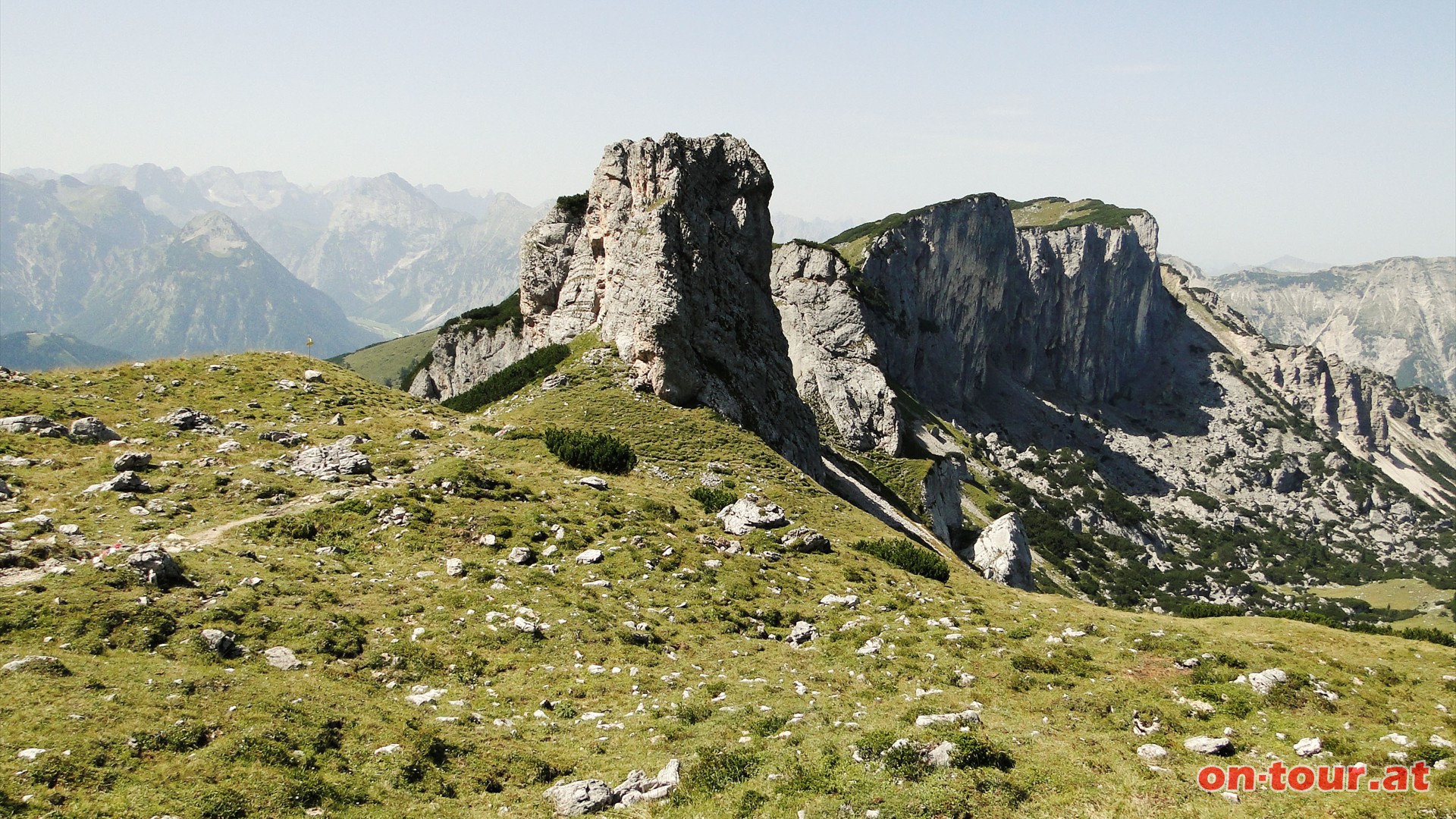Die Felskltze beim Kotalmsattel erinnern an eine Western-Film Landschaft, allerdings ohne die satten, artenreichen Almwiesen.