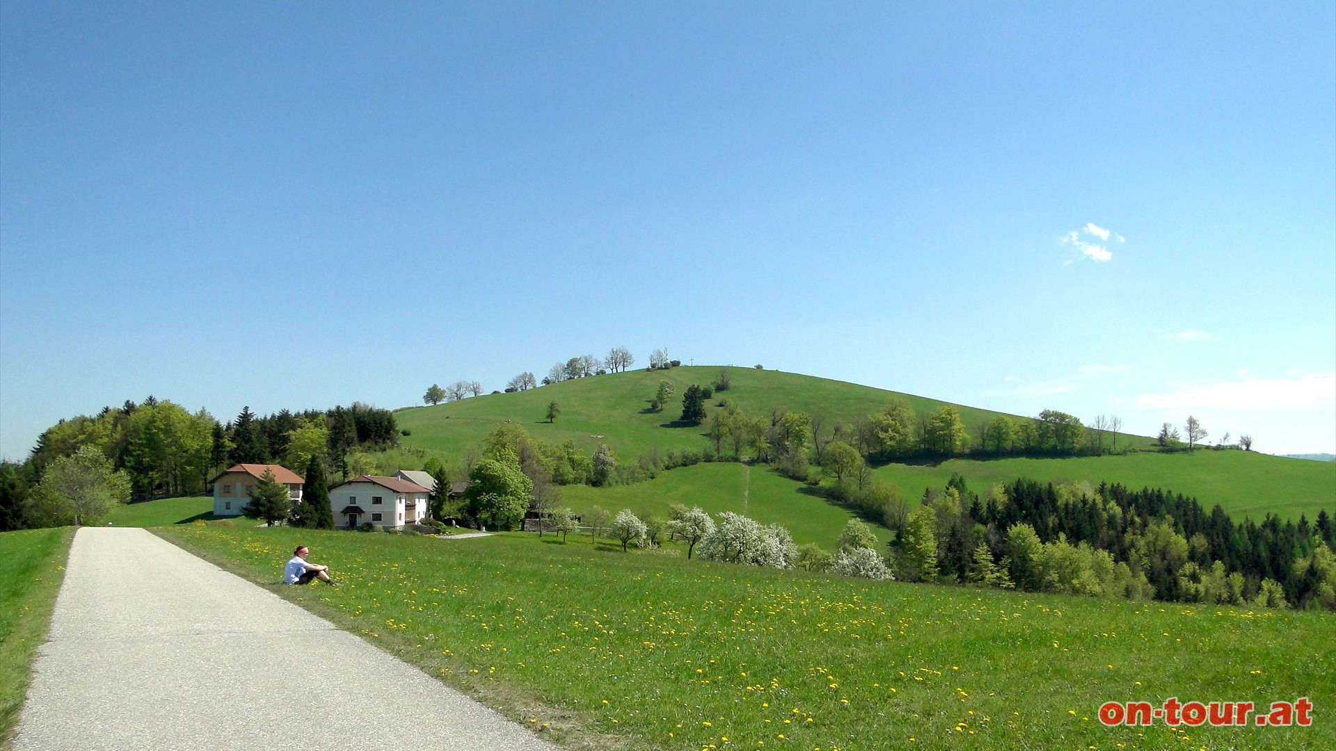 Der Hochkogelberg, mit seinen satten, grnen Almwiesen, ist sdlich von Amstetten und dem Donautal die erste groe Erhebung.