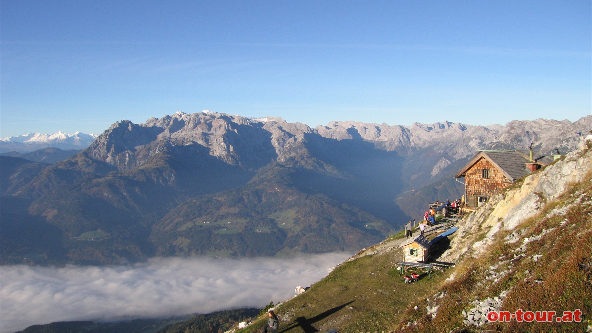 Der frhmorgendliche Panoramablick von der Werfener Htte aus gehrt sicherlich zu den eindrucksvollsten Ausblicken des Tennengebirges.