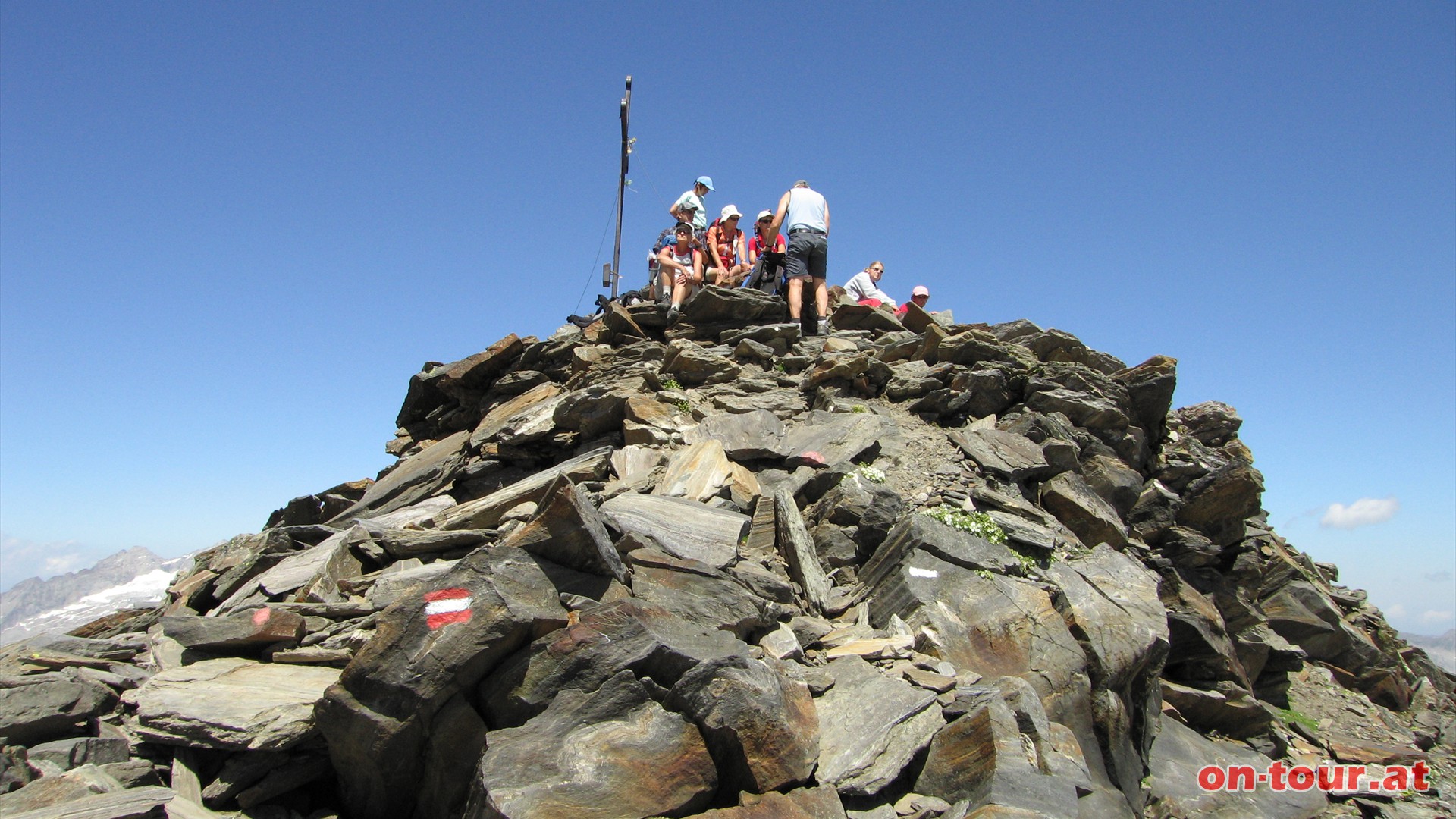 Ein richtiger Steinhaufen - der Gipfel des Schnbichlerhorns.