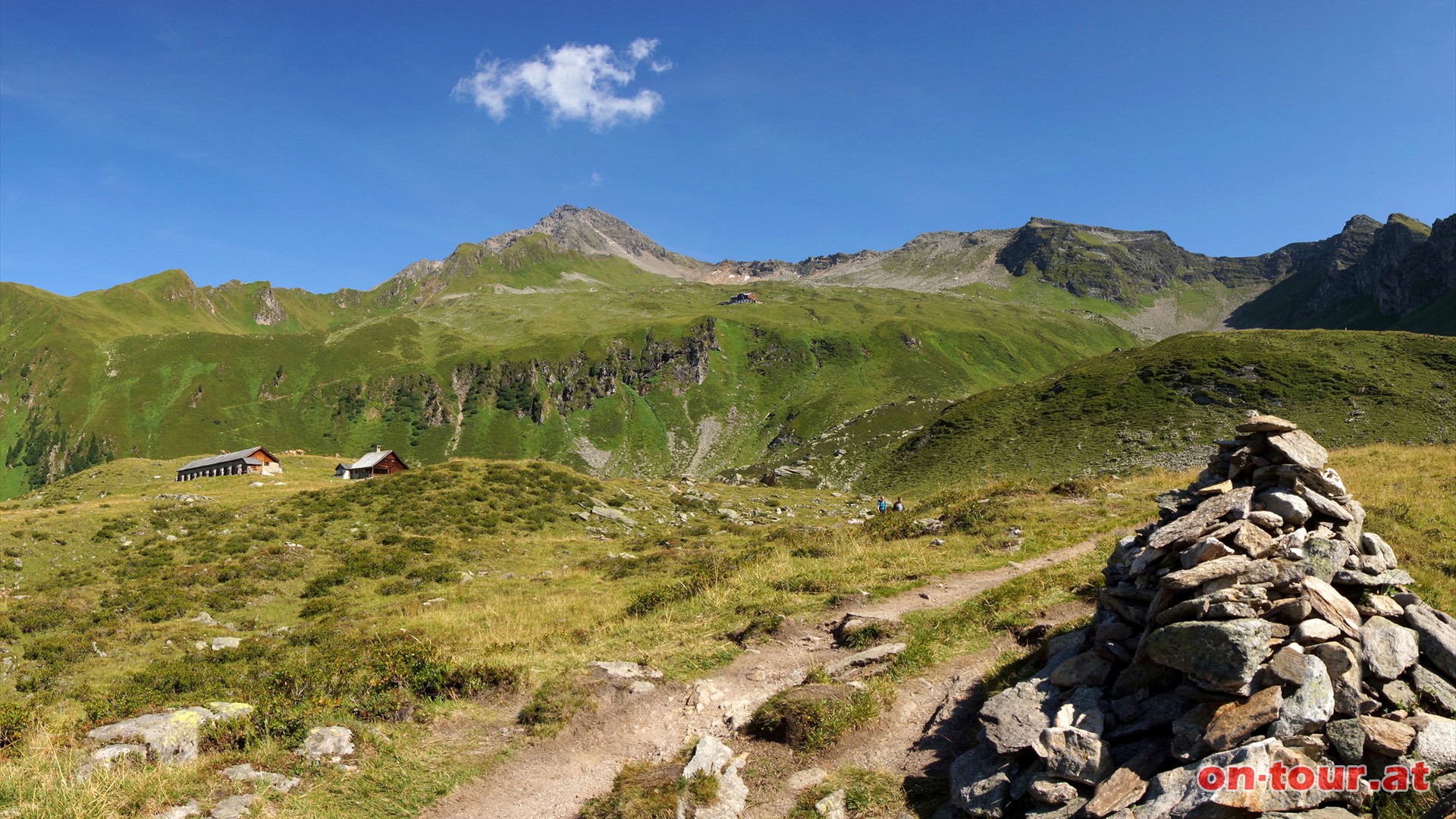 .. nach der Edelhtte ber die Hochleger Alm (also die ruhigere Strecke) mit schnen Rckblicken zur Ahornspitze.