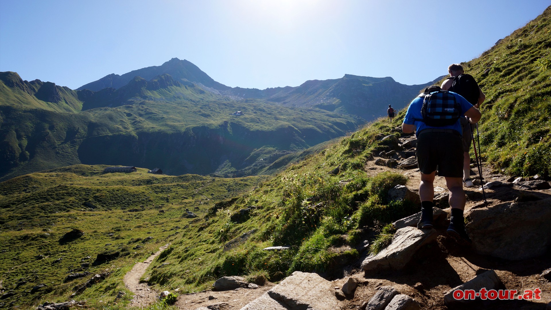 Nach dem Filzenkar erffnet eine Weggabelung zwei Wegoptionen zur Edel Htte. Die etwas ruhigere Variante ist die Linke, aber auch einen Hauch steiler.