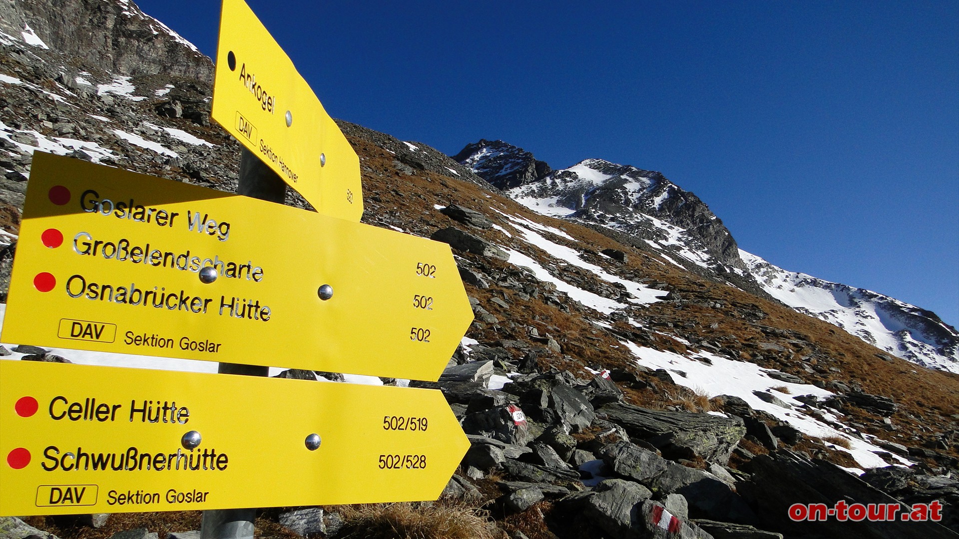 Dem Goslarer-Weg bis zum Abzweig -Ankogel- unterhalb der Grauleitnwand folgen.