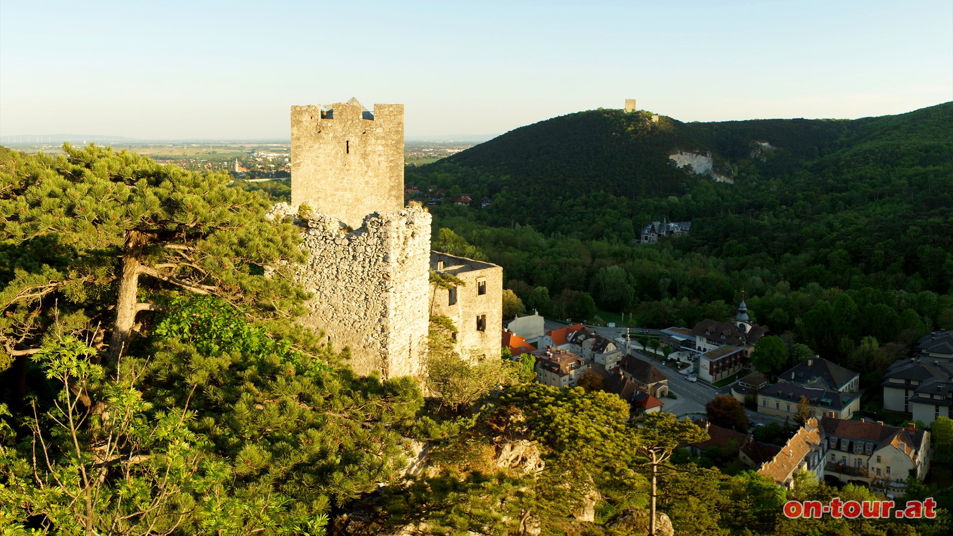 Noch ein kurzer Abstecher zur ehemaligen Raubritterburg Rauhenstein.