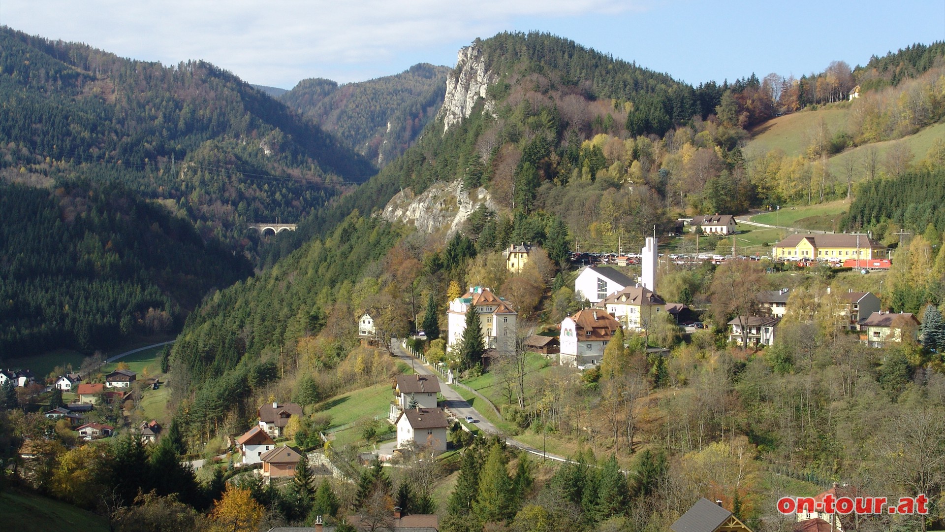 Rckblick am Weinzettelfeld. Breitenstein, die Polleroswand und die Kalte Rinne.