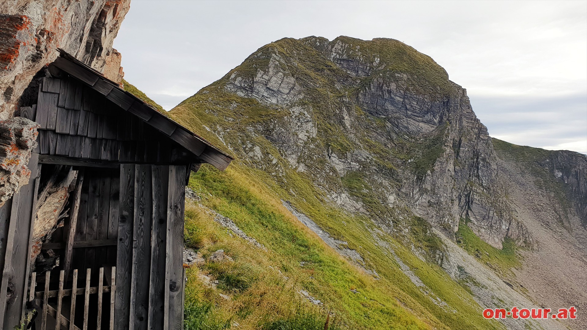 Aufstieg zum Bernkogel. Im Sden der Sladinkopf.