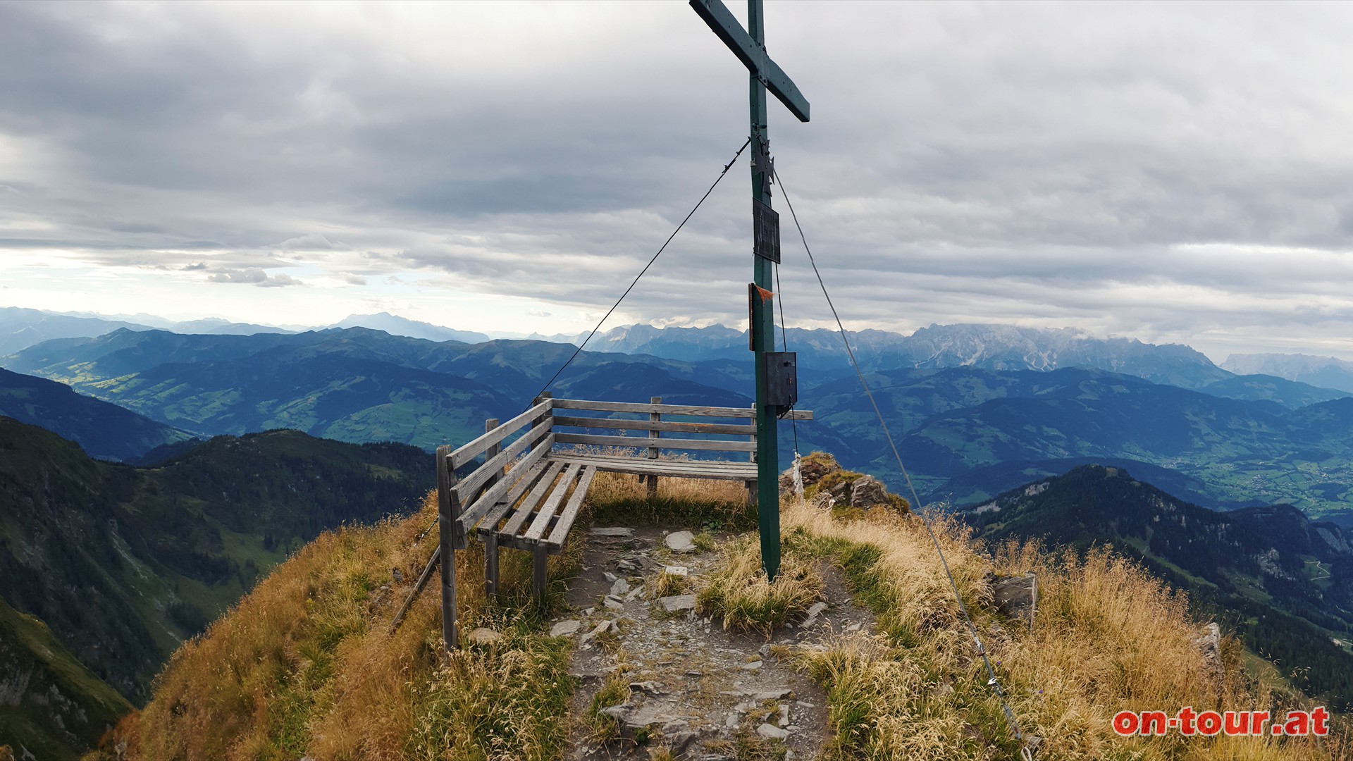 Bernkogel mit Blick nach Norden ins Salzachtal.