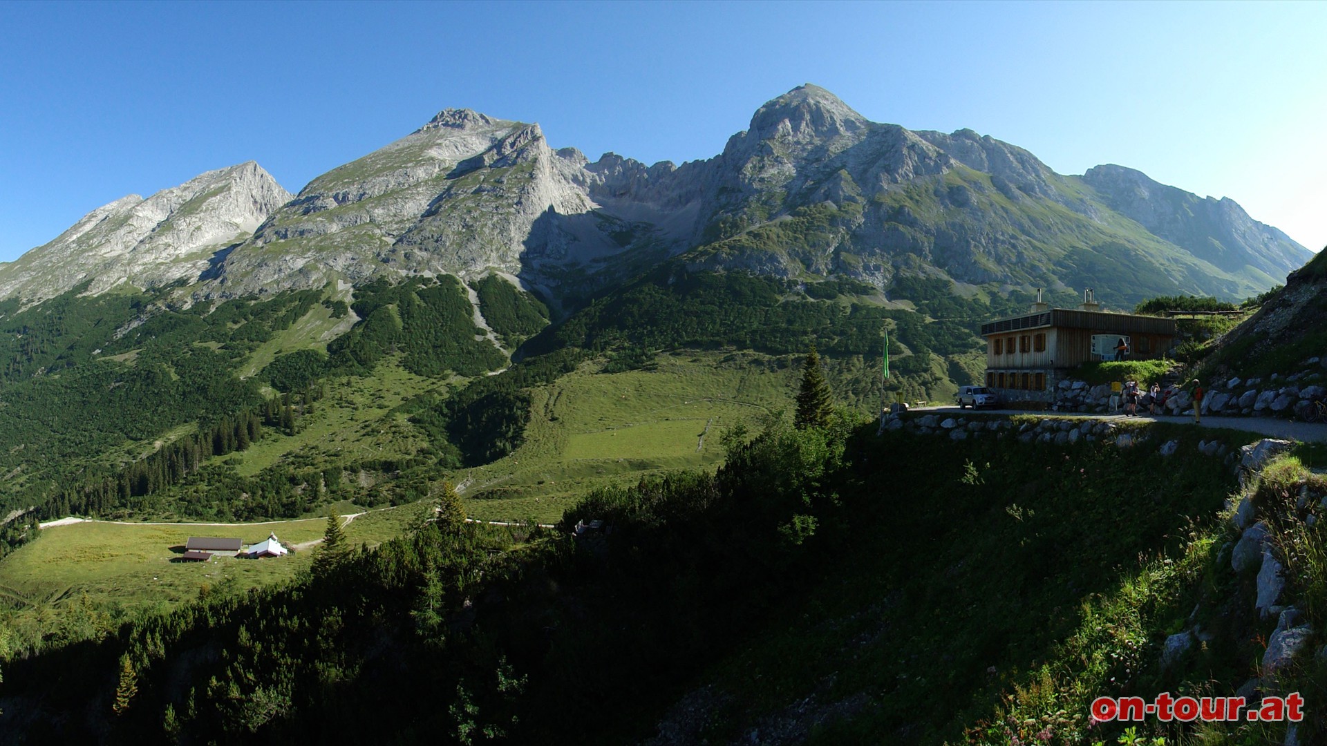 Beim Karwendelhaus.