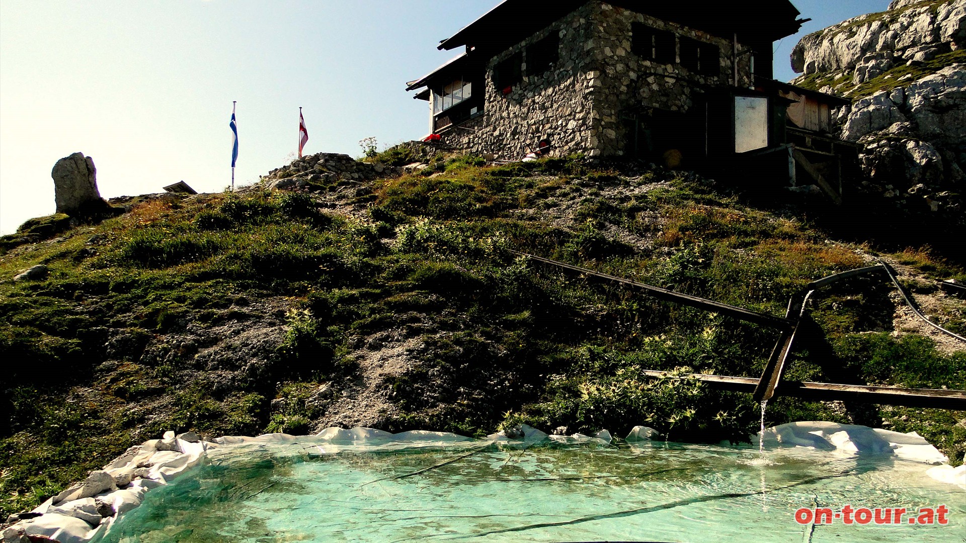 .... sorgt zustzlich fr ein konstantes Niveau im hauseigenen Schwimmbecken.