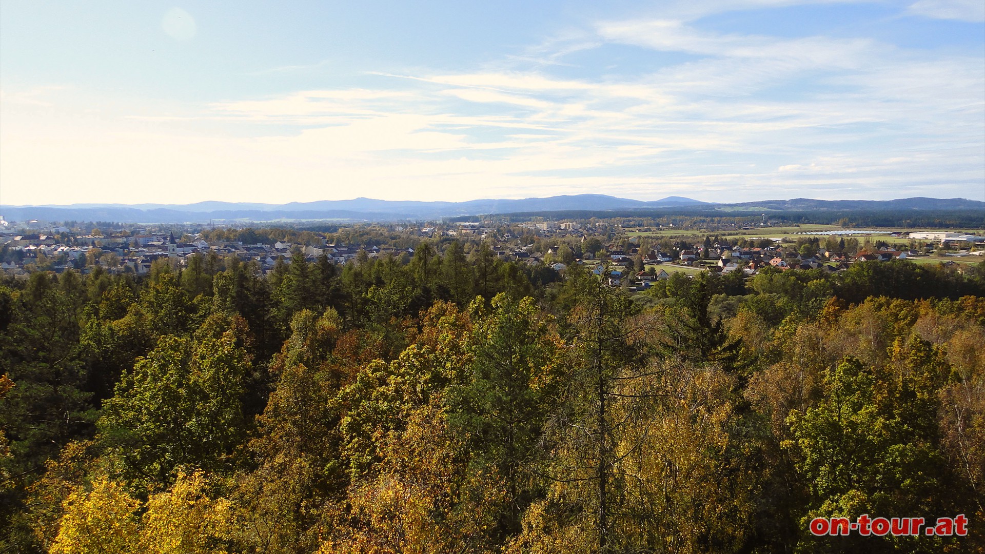 Gmnd und am Horizont der Nebelstein.