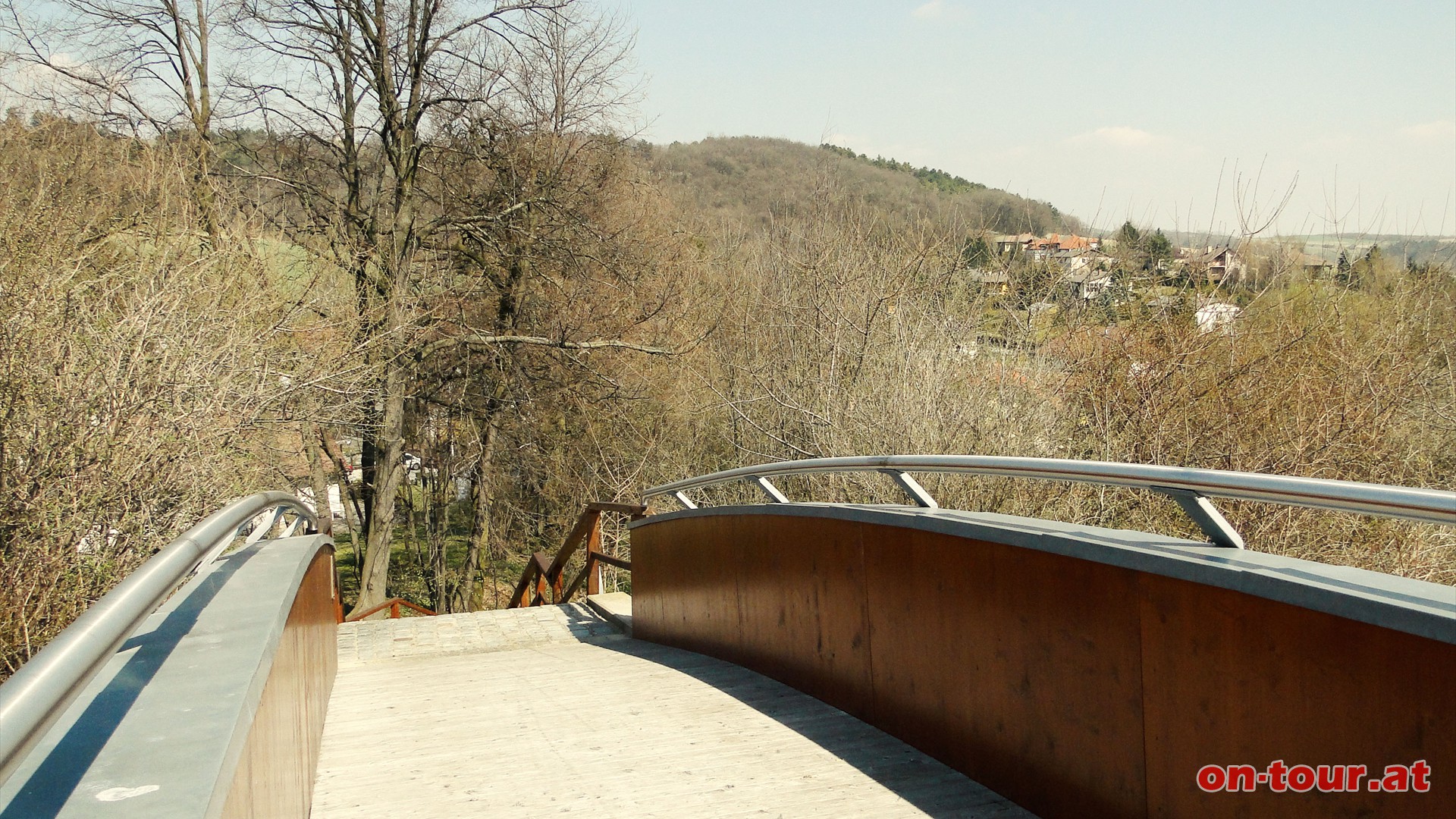 Die Rmerwegbrcke in Au ist wider erwarten kein archologischer Fund. Sie wurde 1996 erbaut.