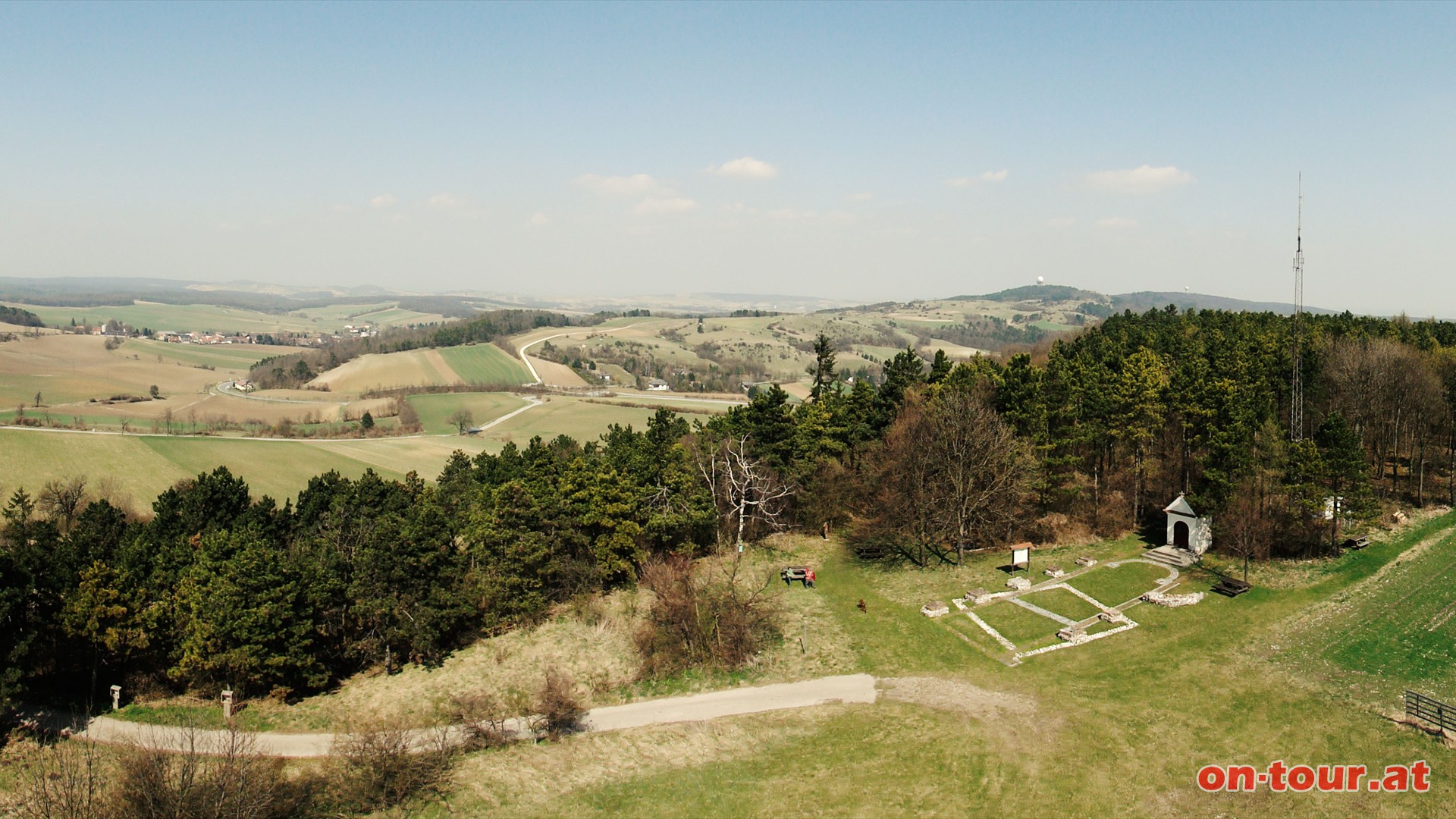 Und im Osten befinden sich der Schulberg, der Zahlberg und schlielich der Buschberg.