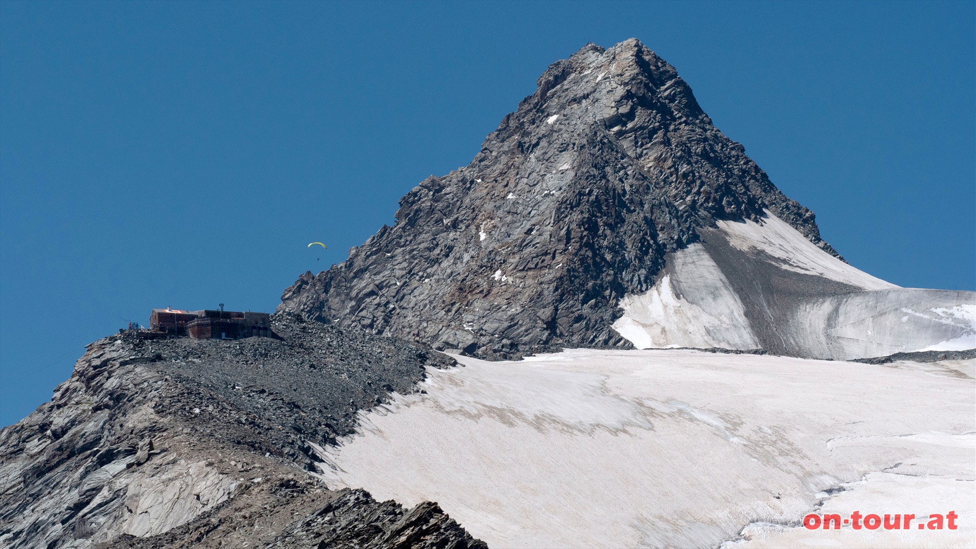 Glockner mit Erzherzog-Johann-Htte.