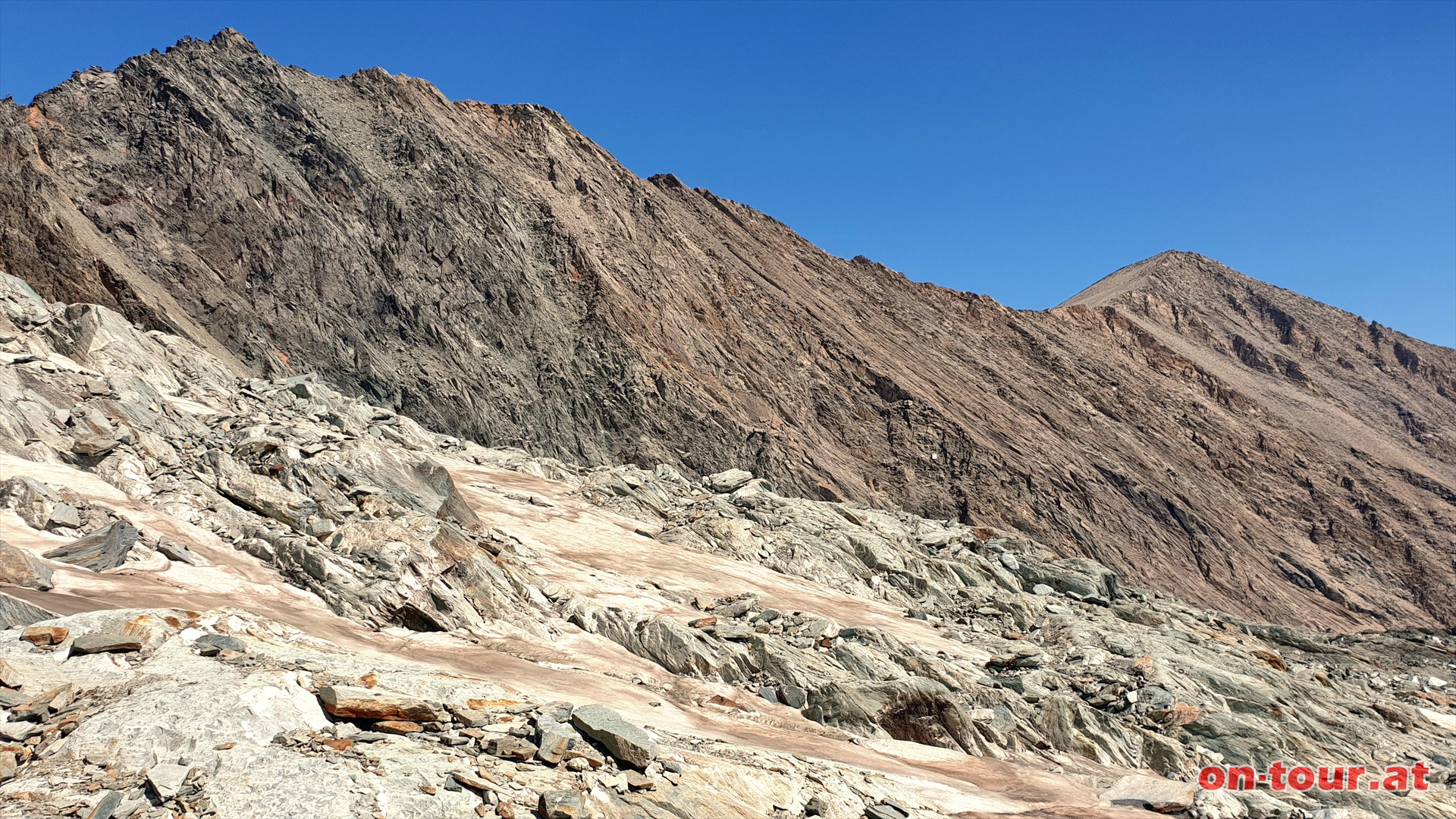 Rechts der Kellerskogel und das Schwerteck.