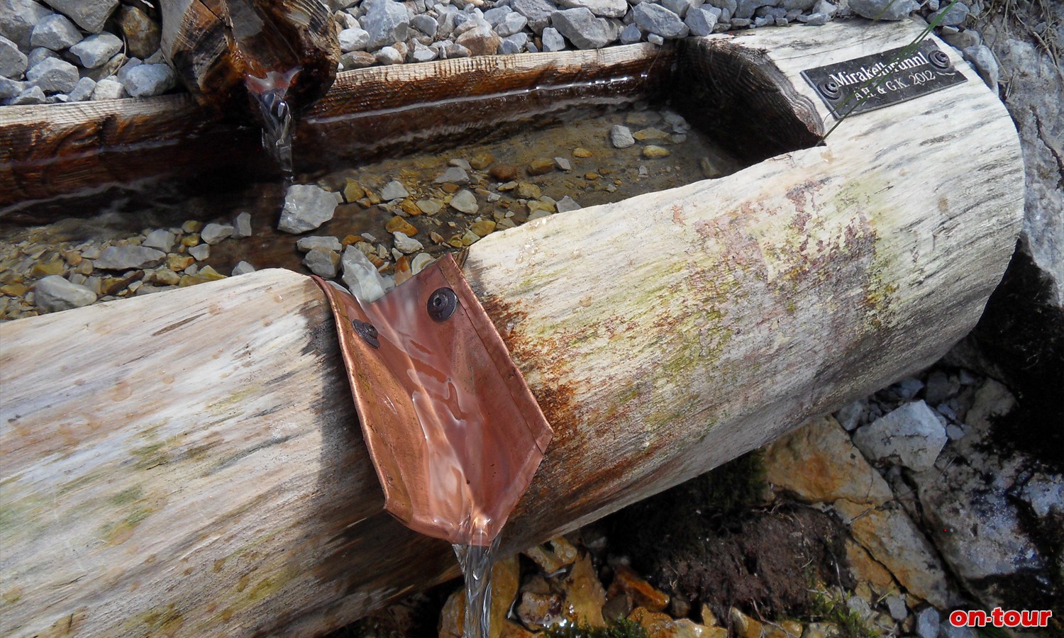 Aufstieg �ber den unteren Scharlinger Boden. Mirakelbr�nnl - letzte Wasserstelle im kargen Kalk.