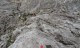 Einstieg zum Klettersteig (B-C). Klettersteigset und Helm (Steinschlaggefahr) nicht vergessen.