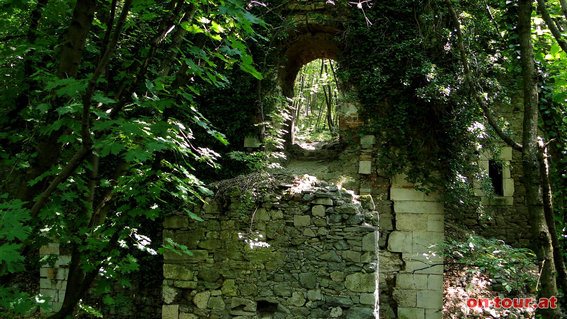 Die zus�tzlichen H�henmeter zur Ruine sind gut investiert.