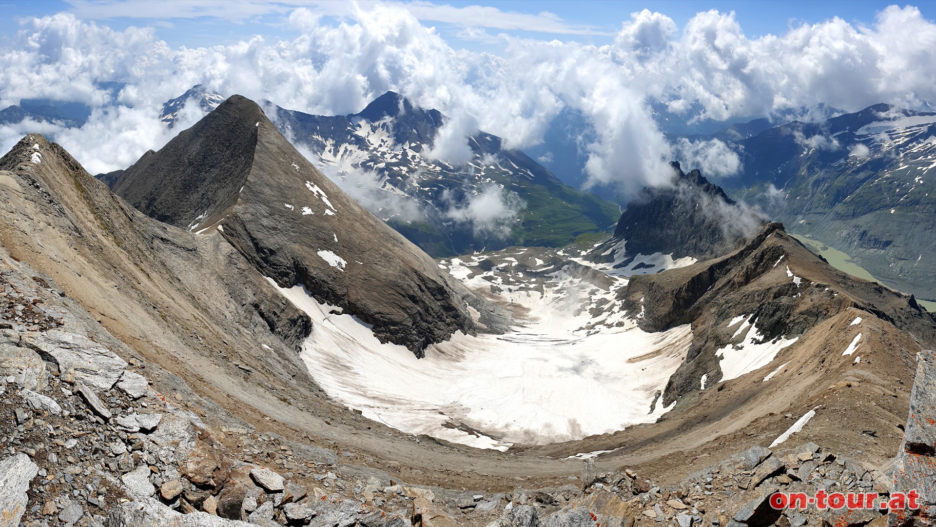 Fuscherkarkopf SO-Panorama; links das Sinwelleck, in der Mitte das Freiwandkees und rechts Freiwandkasten und Freiwandspitze.