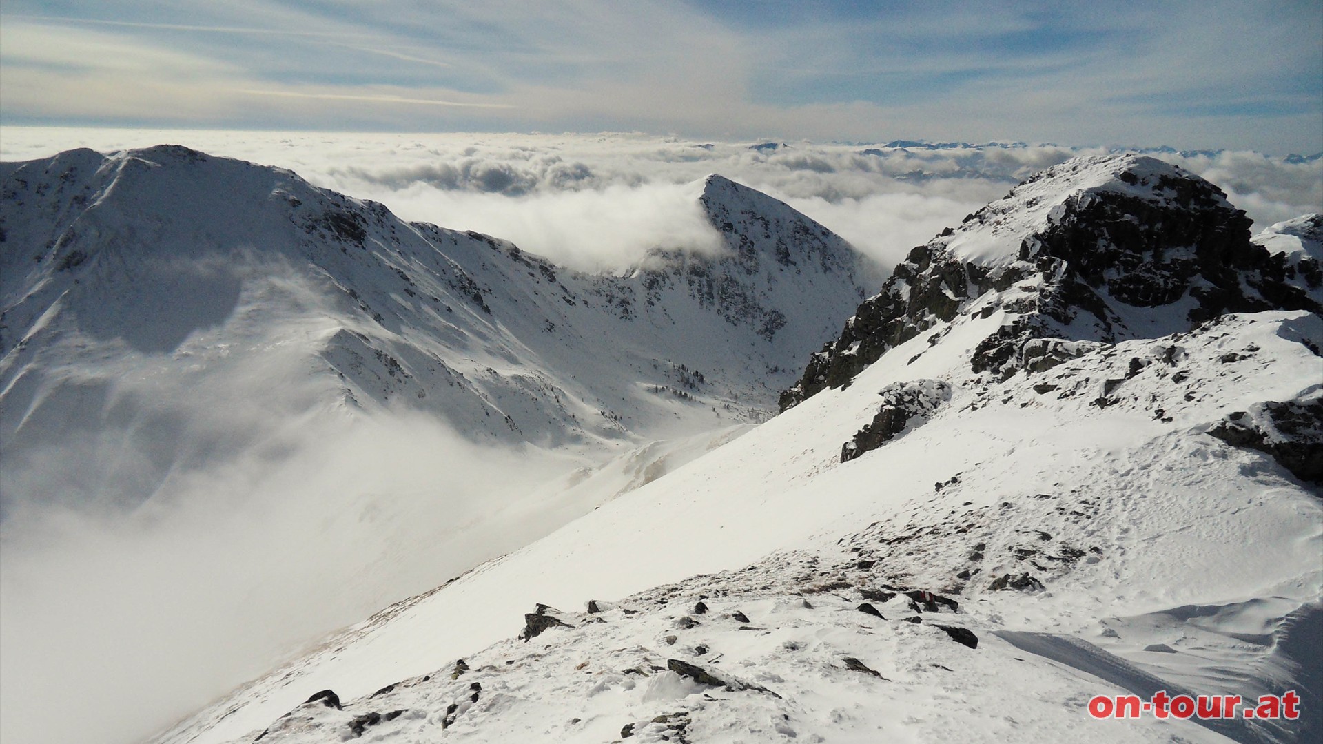 Steilstck geschafft. Auf der Scharte weitet sich der Horizont aus. Von li. nach re.; Amachkogel, Lrchkogel und Hochleitenspitze.