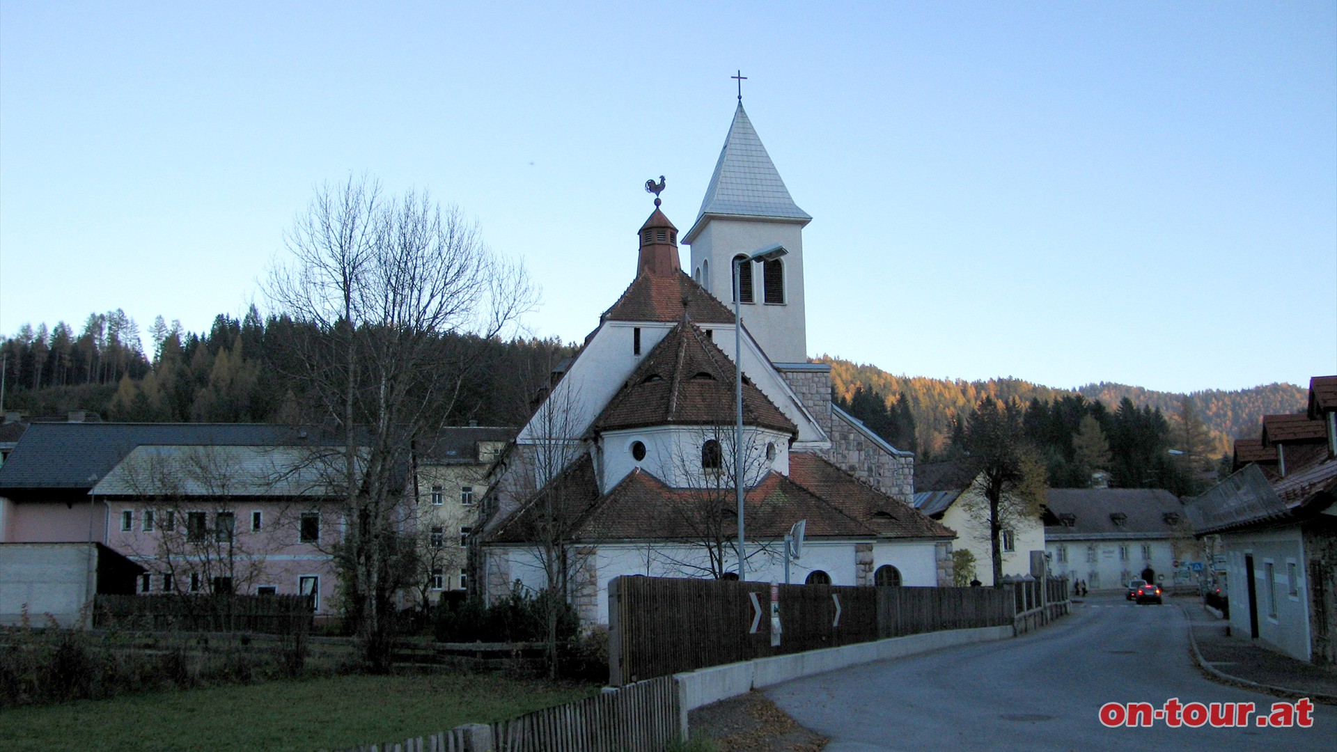 In Mitterbach nach NW, beim Kapschhof vorbei Richtung Erlaufstausee bis zum Parkplatz.