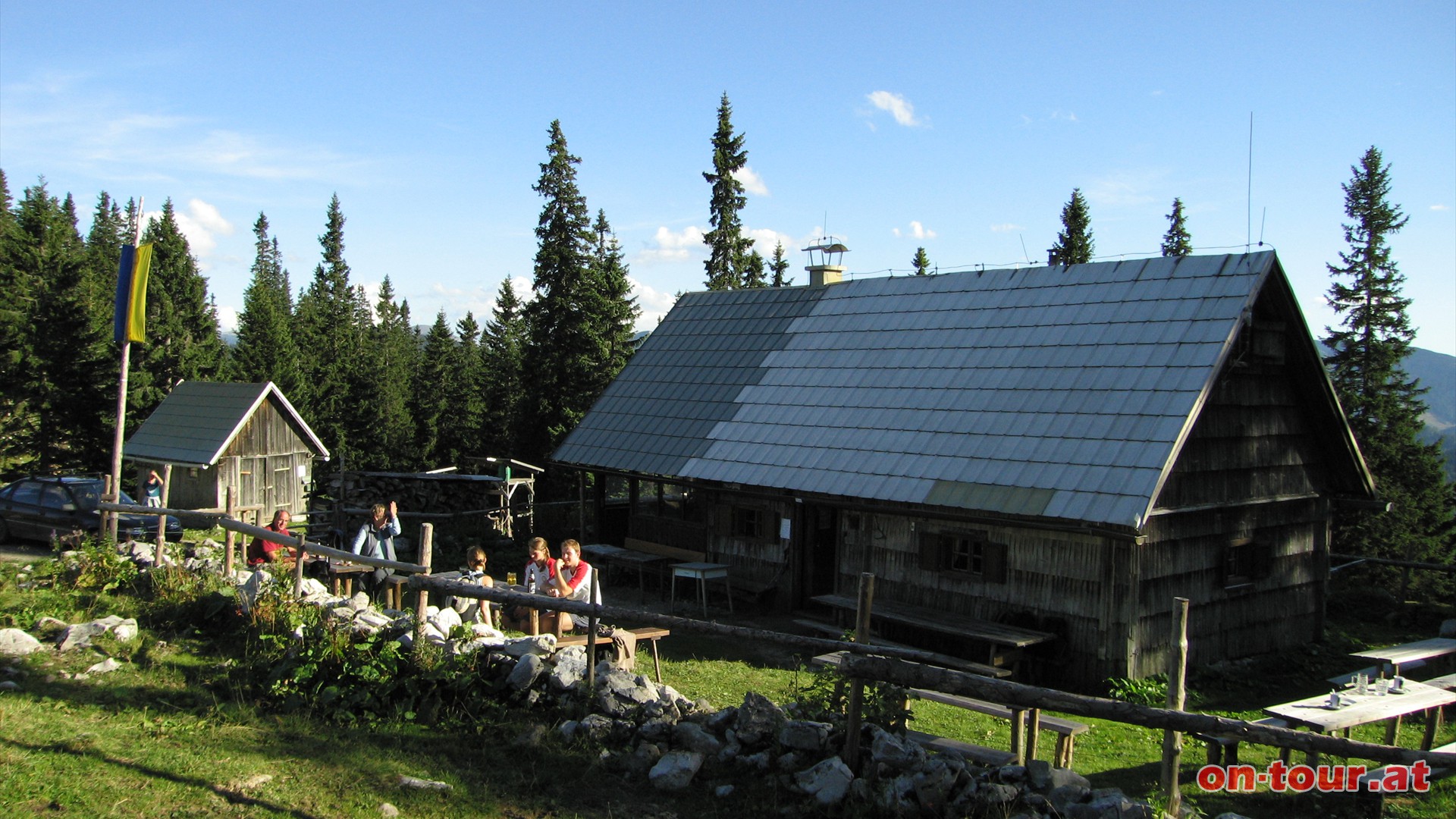 Die Halterhütte auf der Gippelalm bietet sich für eine kulinarische Stärkung wunderbar an.