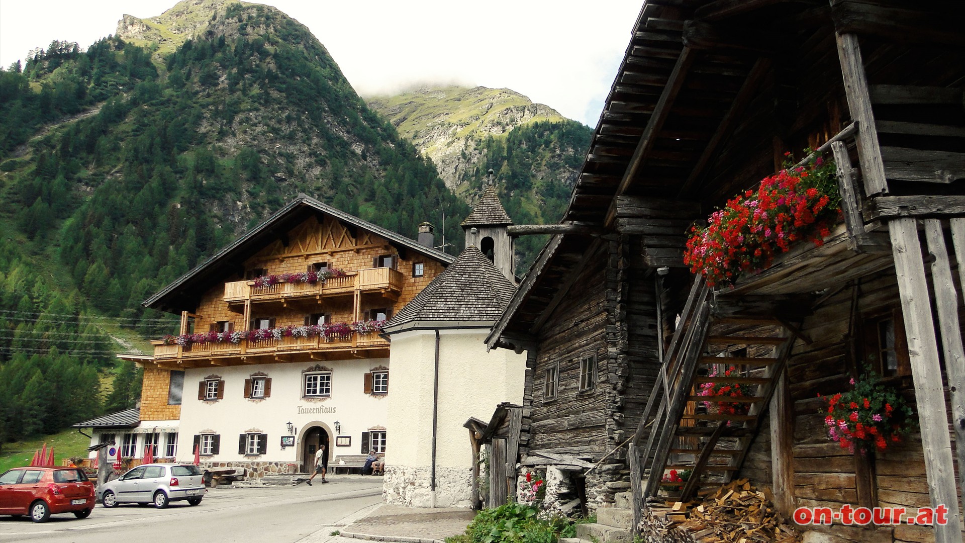 Ausgangspunkt ist das Matreier Tauernhaus, unweit des Felber-Tauern-Tunnel Sdportals.