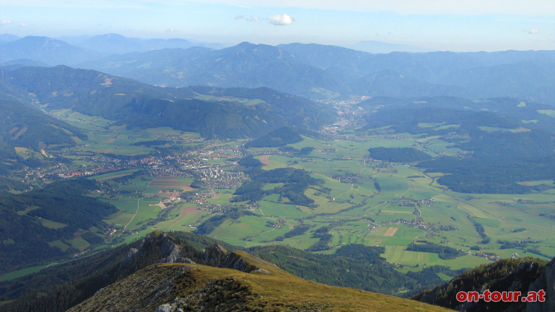 Gößeck SO-Panorama mit Trofaiach im Tal.