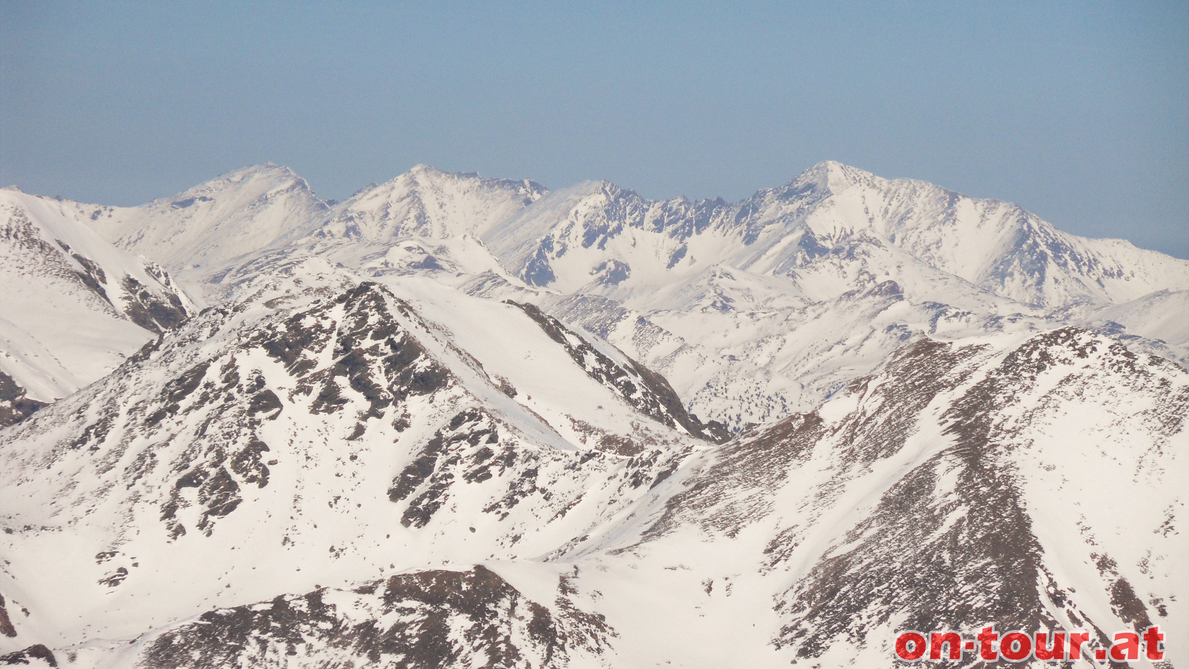 Weit hinten, im NO, Hochhaide, Dreistecken, Sonntagskarspitze und Groer Bsenstein (von li. nach re.; Rottenmanner Tauern).