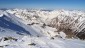 Im Norden erffnet sich ein gewaltiger Blick ber die Wlzer Tauern. Unten im Eselsbergbachtal befindet sich die Neunkirchner AV-Htte.