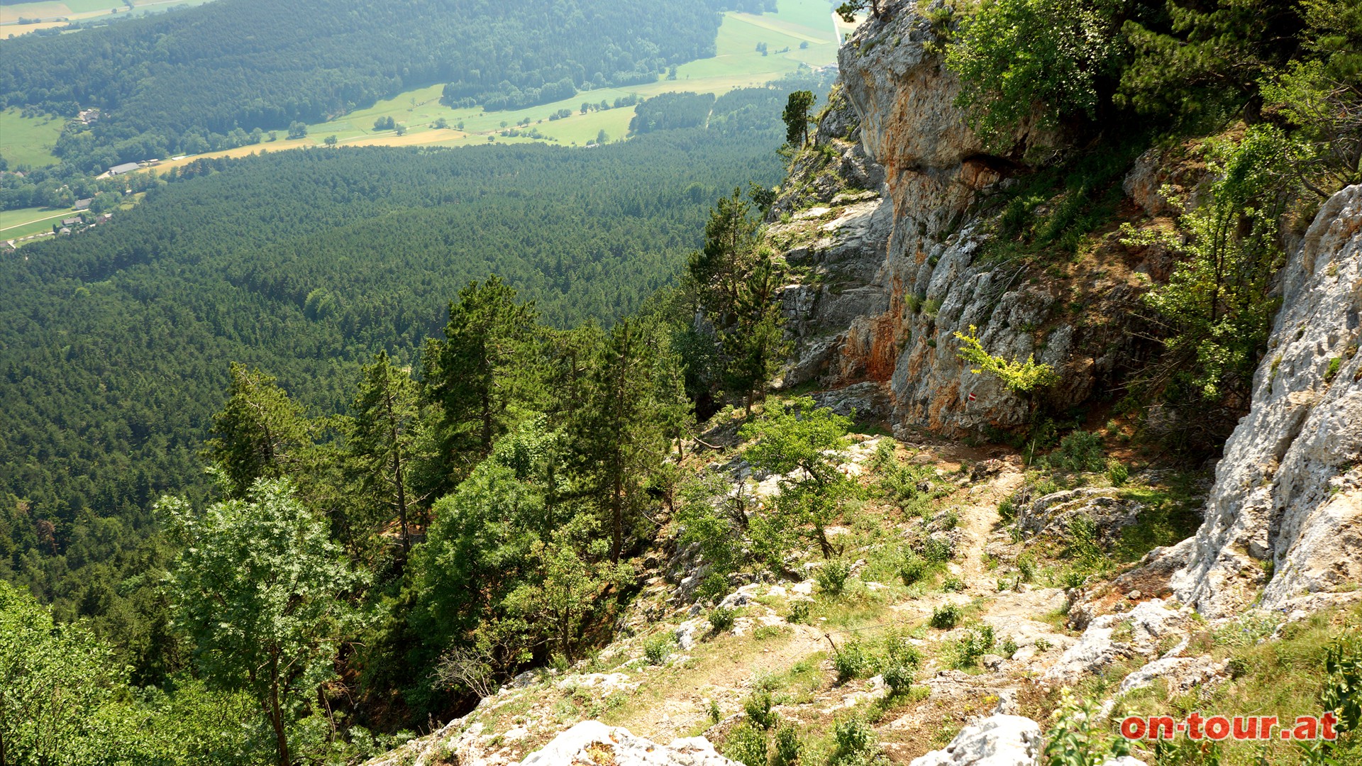 ...... Richtung Oberhflein, in den Springlessteig ein.