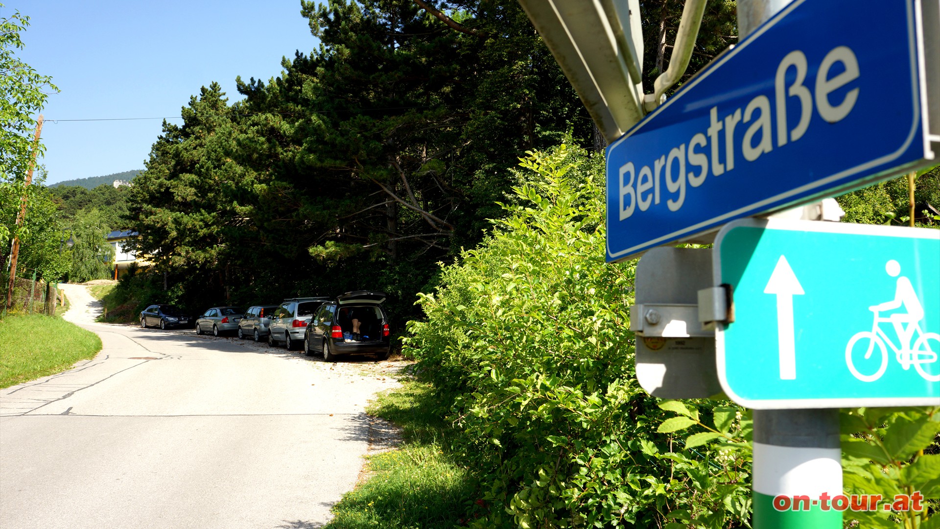 Tourstart; Oberhflein bzw. Bahnhof Unterhflein. In Oberhflein auf der Bergstrae bis ...... 