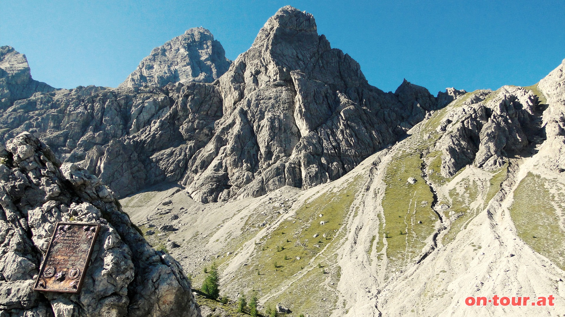 Im Sdwesten, zwischen der Kl. Gamswiesenspitze und dem Trlkopf befindet sich das Kerschbaumertrl.