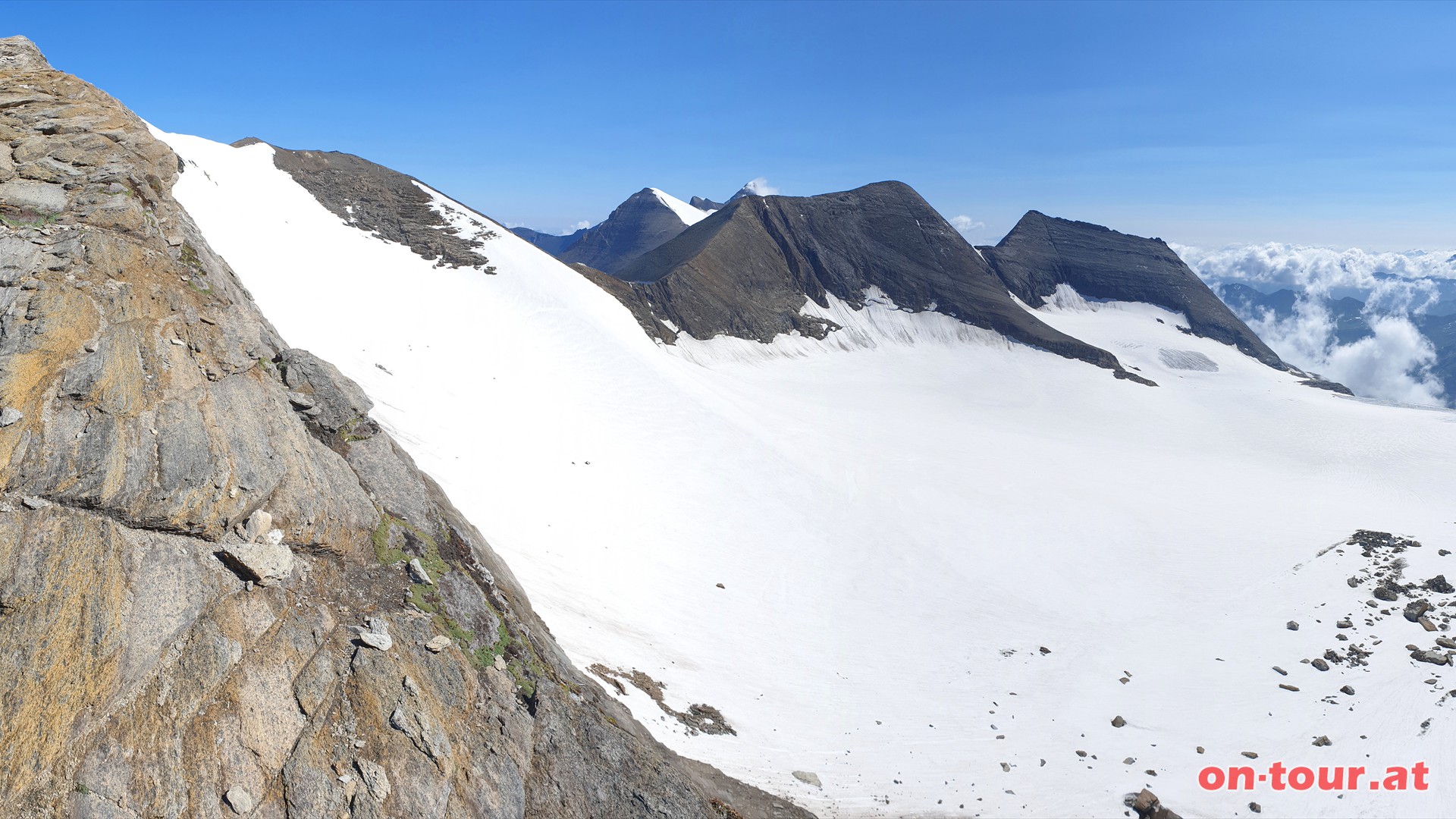 Aufstieg bers Eiswandbichl. Rechts der Groe Brenkopf und der Bockkarkees-Gletscher.