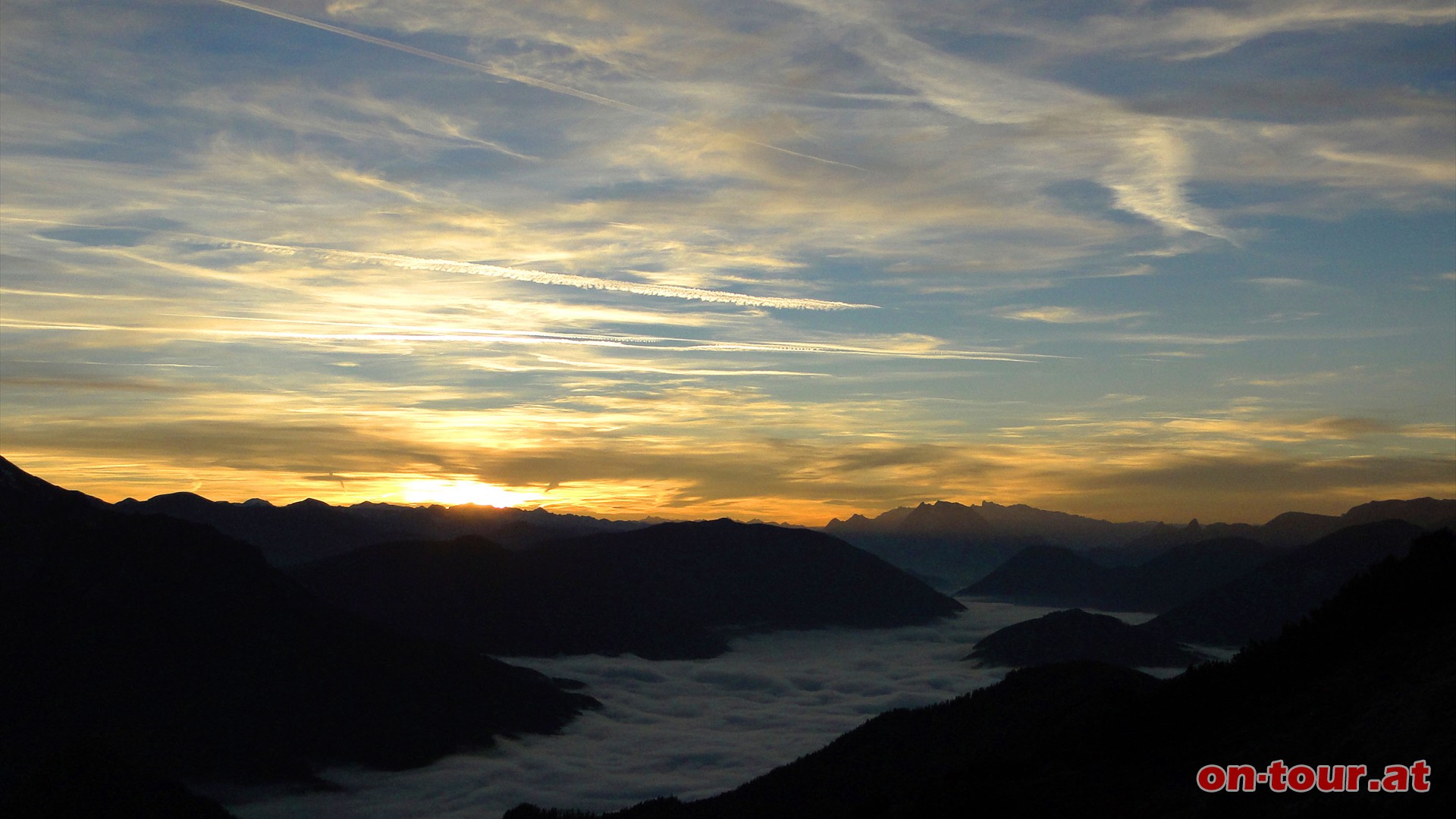 Abstieg mit Sonnenuntergang.