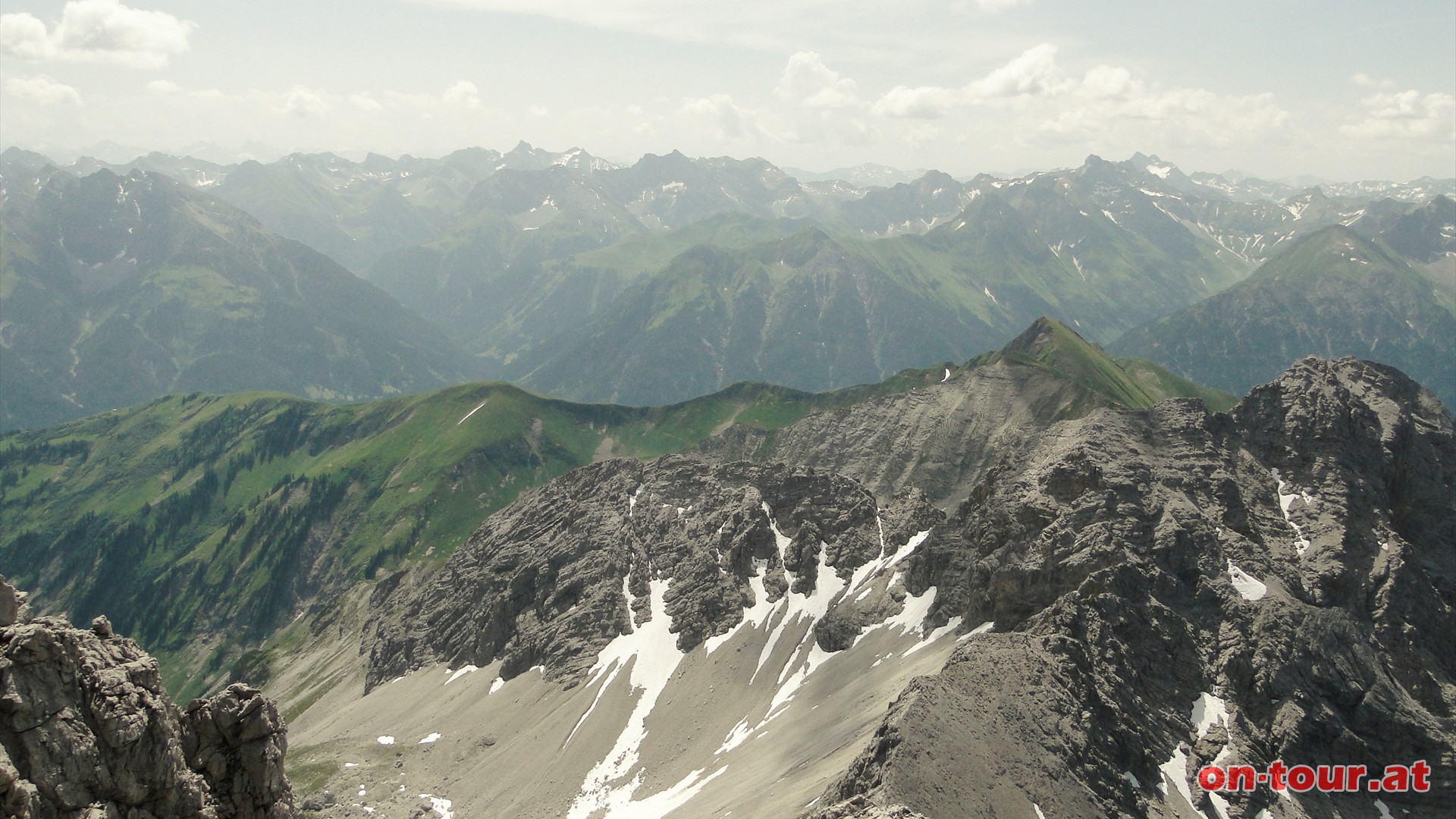 Sdstlicher Blick; (von li. nach re.) Gatschkopf, Parseierspitze, Dawinkopf, Wetterspitze, Hohe Riffler.