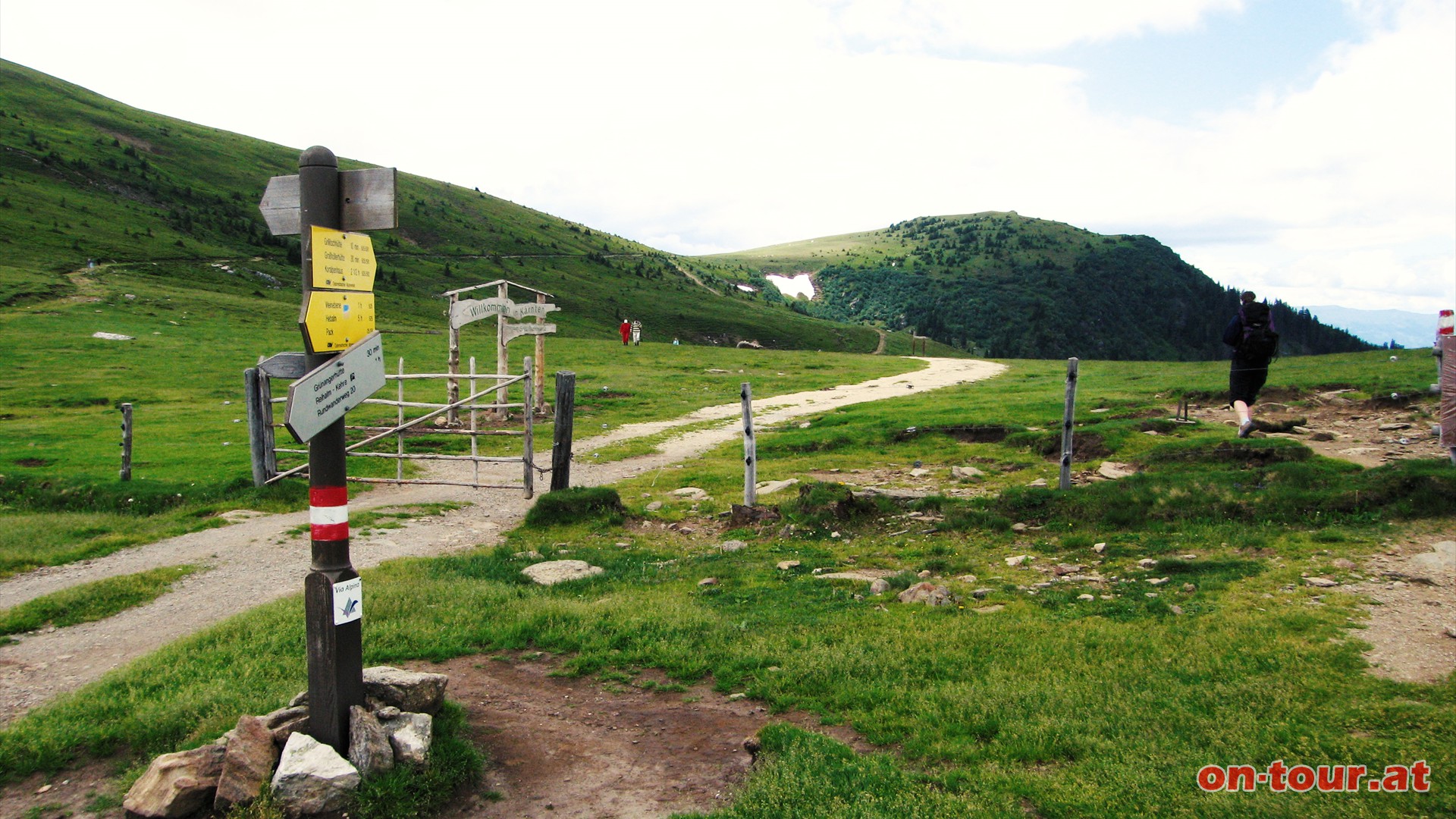 Gastro-Abzweig vor dem Gipfel; rechts zur Grillitschhütte.