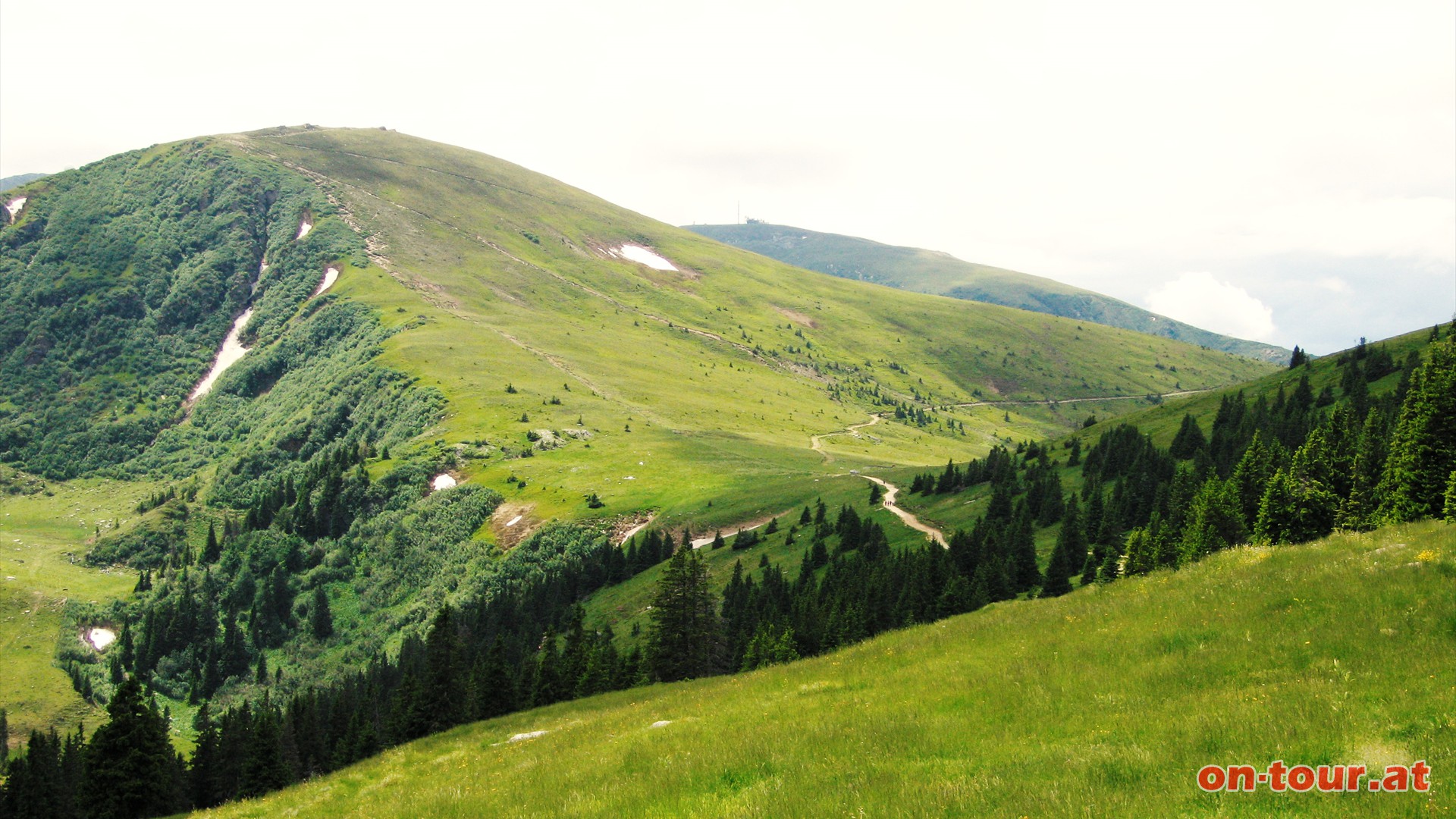 Links vom Moschkogel vorbei Richtung Hhnersttze. Rechts dahinter der Steinschneider.