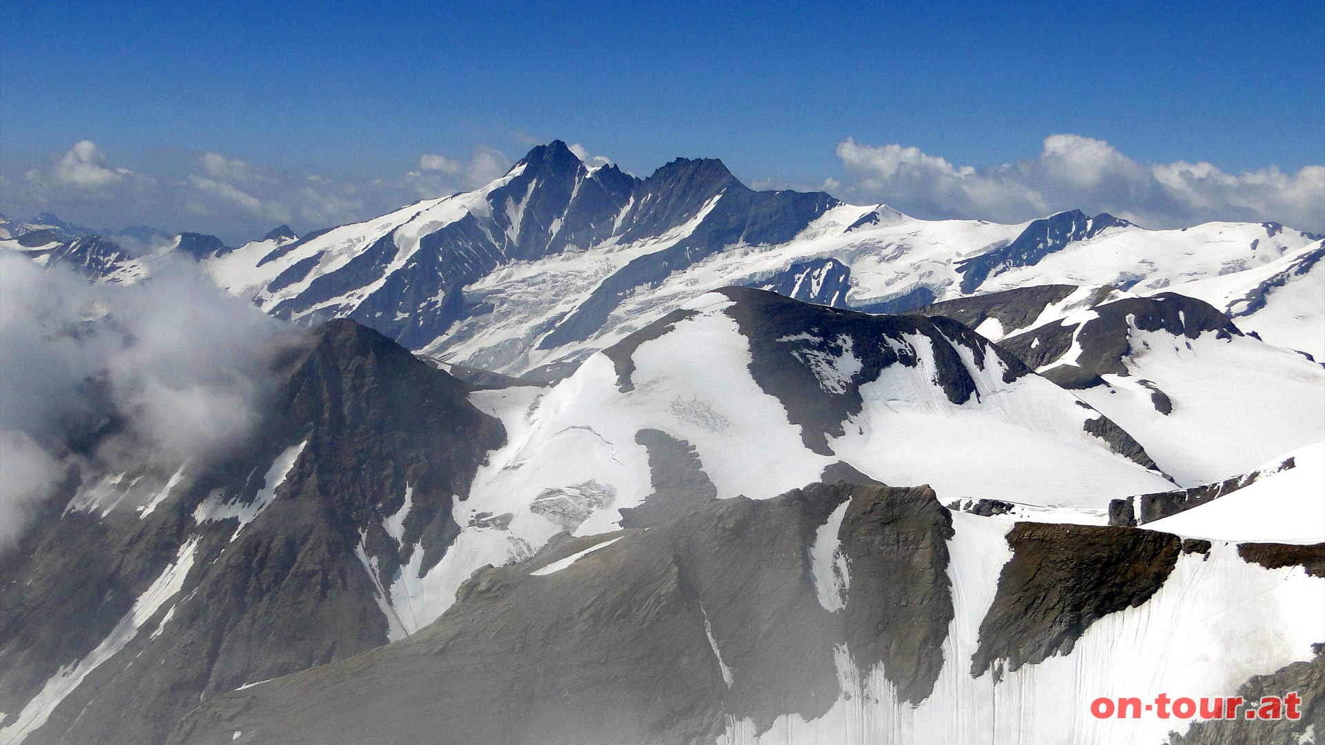 Ein Gru aus dem Sden; der 10 km entfernte Groglockner.