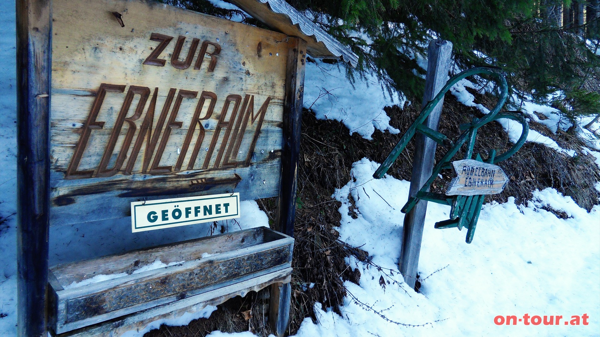 Nun entlang der Forststr. Richtung Ebneralm. Die Strecke zur Ebneralm wird auch als Rodelbahn genutzt.