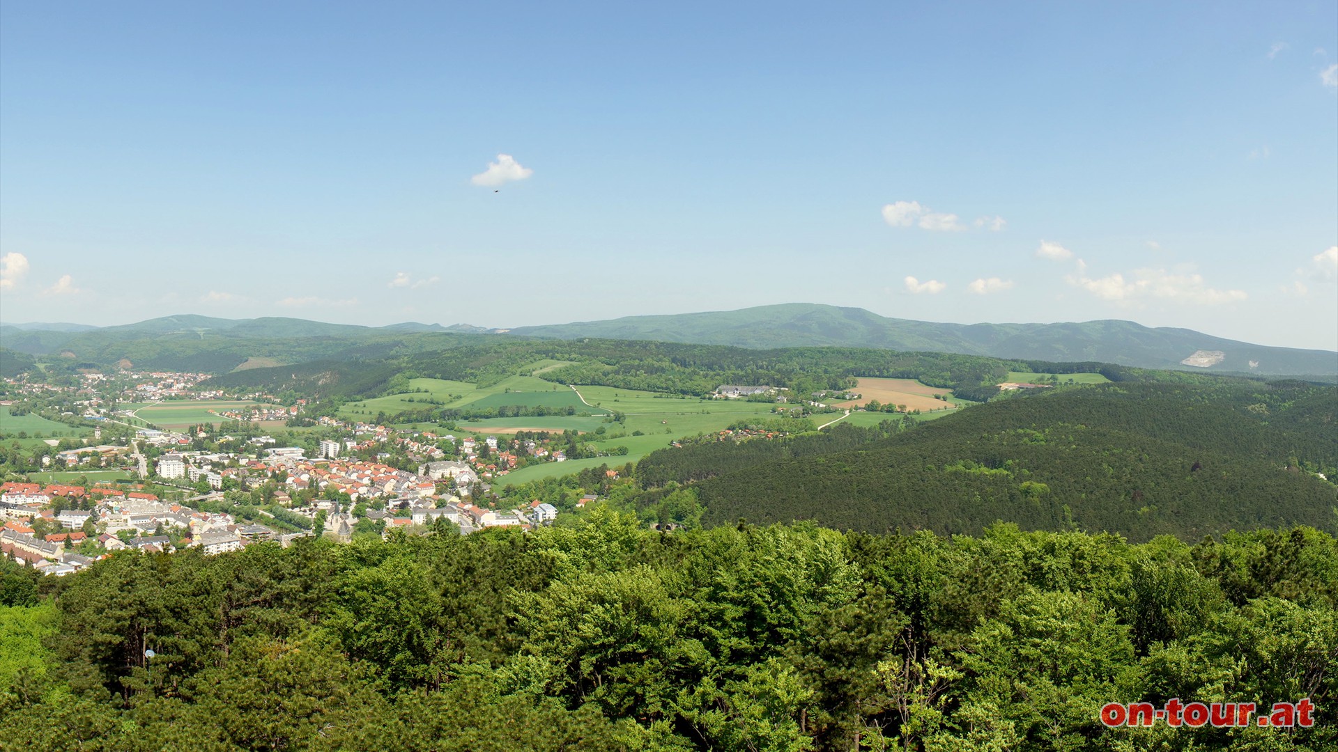 Der Hohe Lindkogel im Norden.