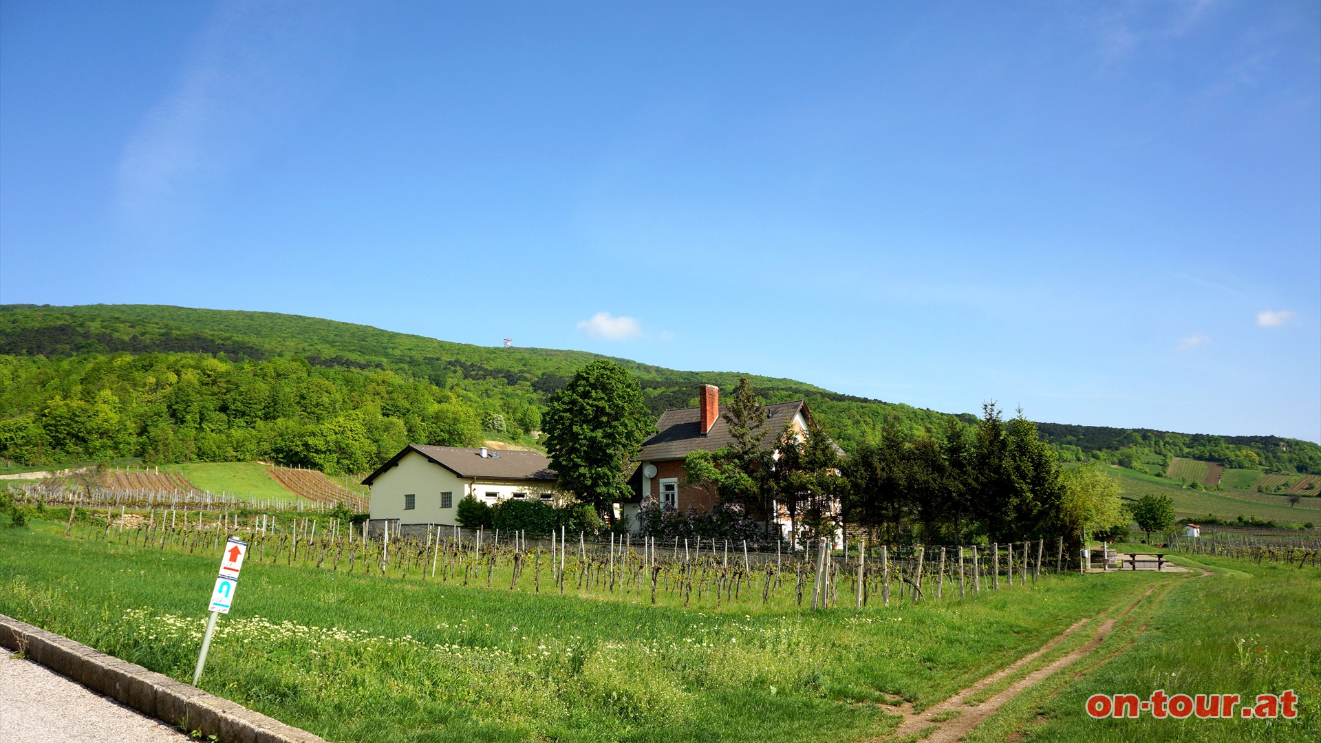 Tourstart; 1. Wiener Wasserleitungsweg zwischen Gumpoldskirchen und Pfaffsttten an der Weinstrae.