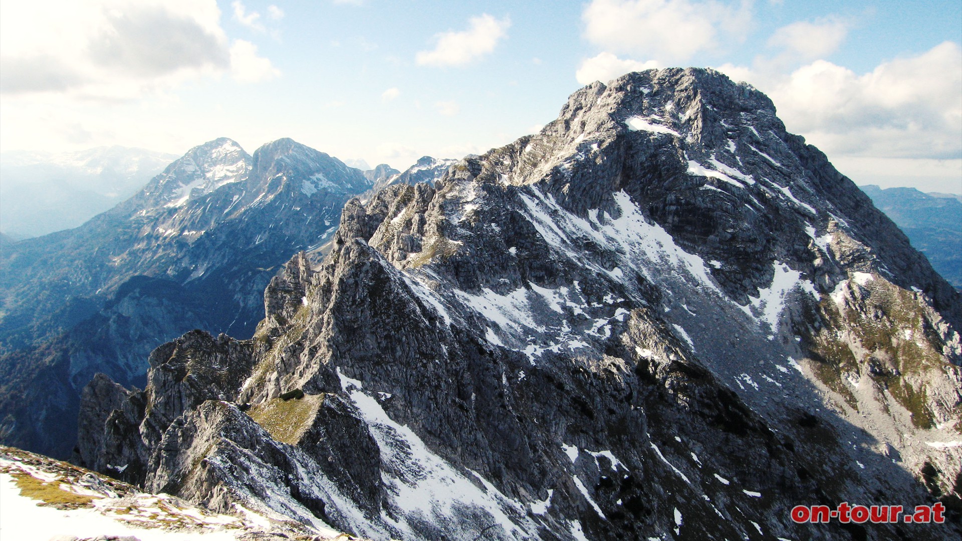 Am Natterriegel zeigt sich der gesamte Gratverlauf zum Hexenturm.