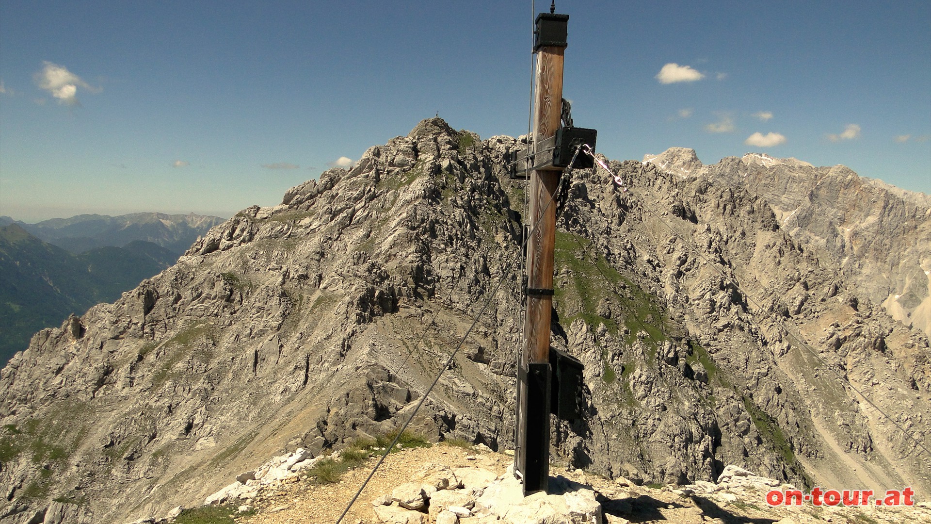 Interessant natrlich der unmittelbare Nachbar - der Vordere Tajakopf, sowie die Zugspitze.