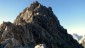 Der Aufstieg über den Grat ist schwierig (Alpine Erfahrung, Trittsicherheit und Schwindelfreiheit - leichte Kletterei).