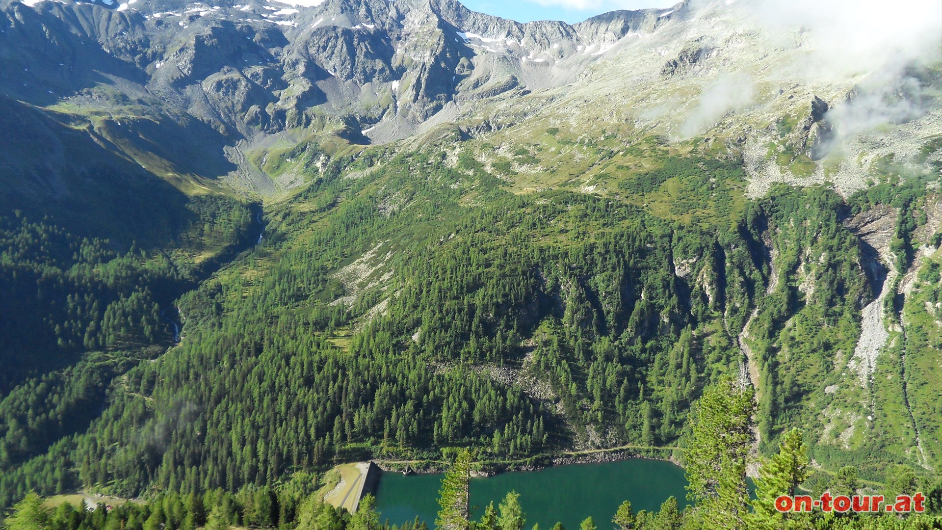 Aufstieg mit Blick zum Gkar Speichersee.