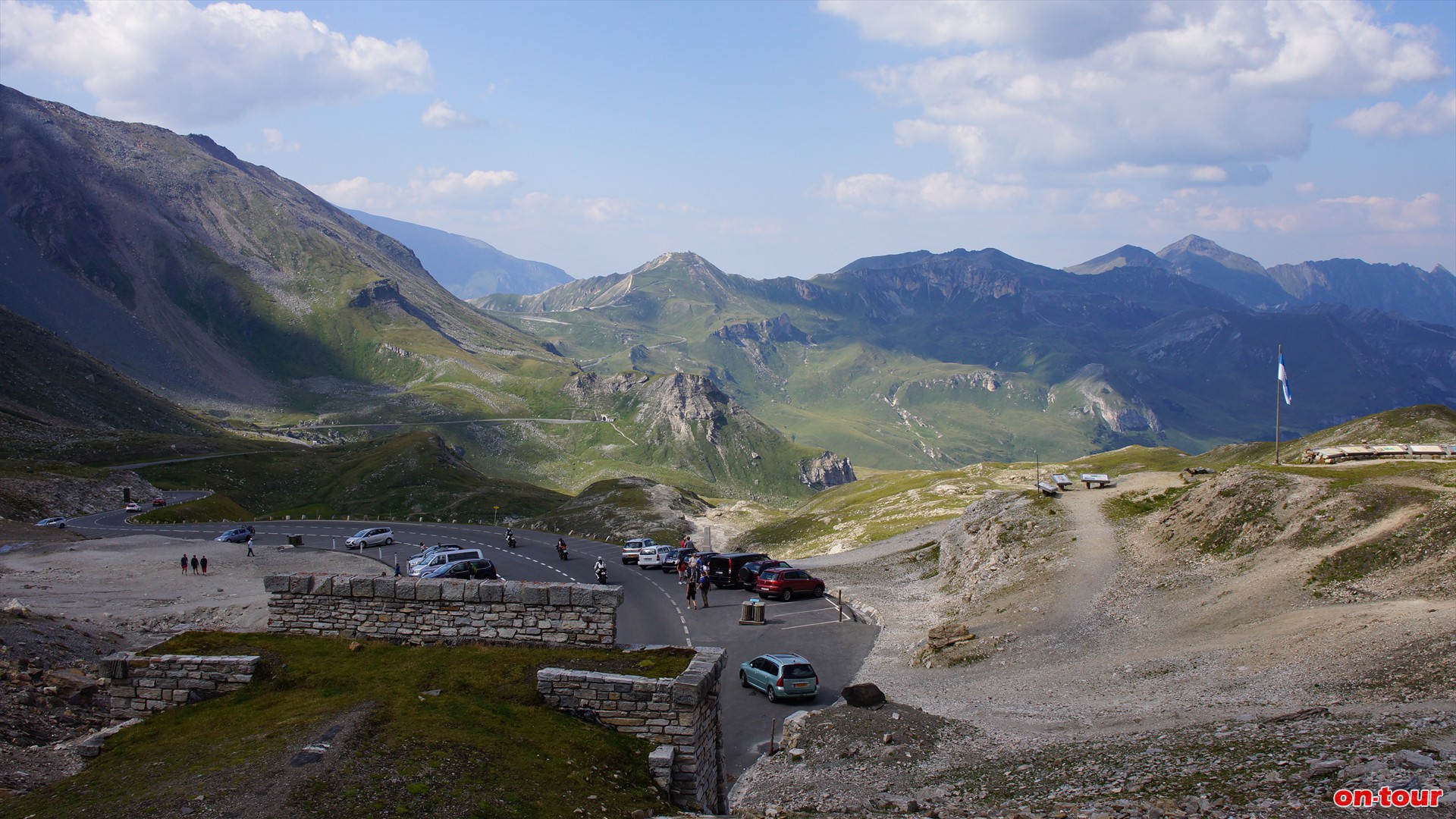 Tourstart: Hochtor, 2.500 m, Groglockner-Hochalpenstrae, Krntner- oder Salzburgerseite, Parkmglichkeiten unmittelbar vor den Tunnelportalen