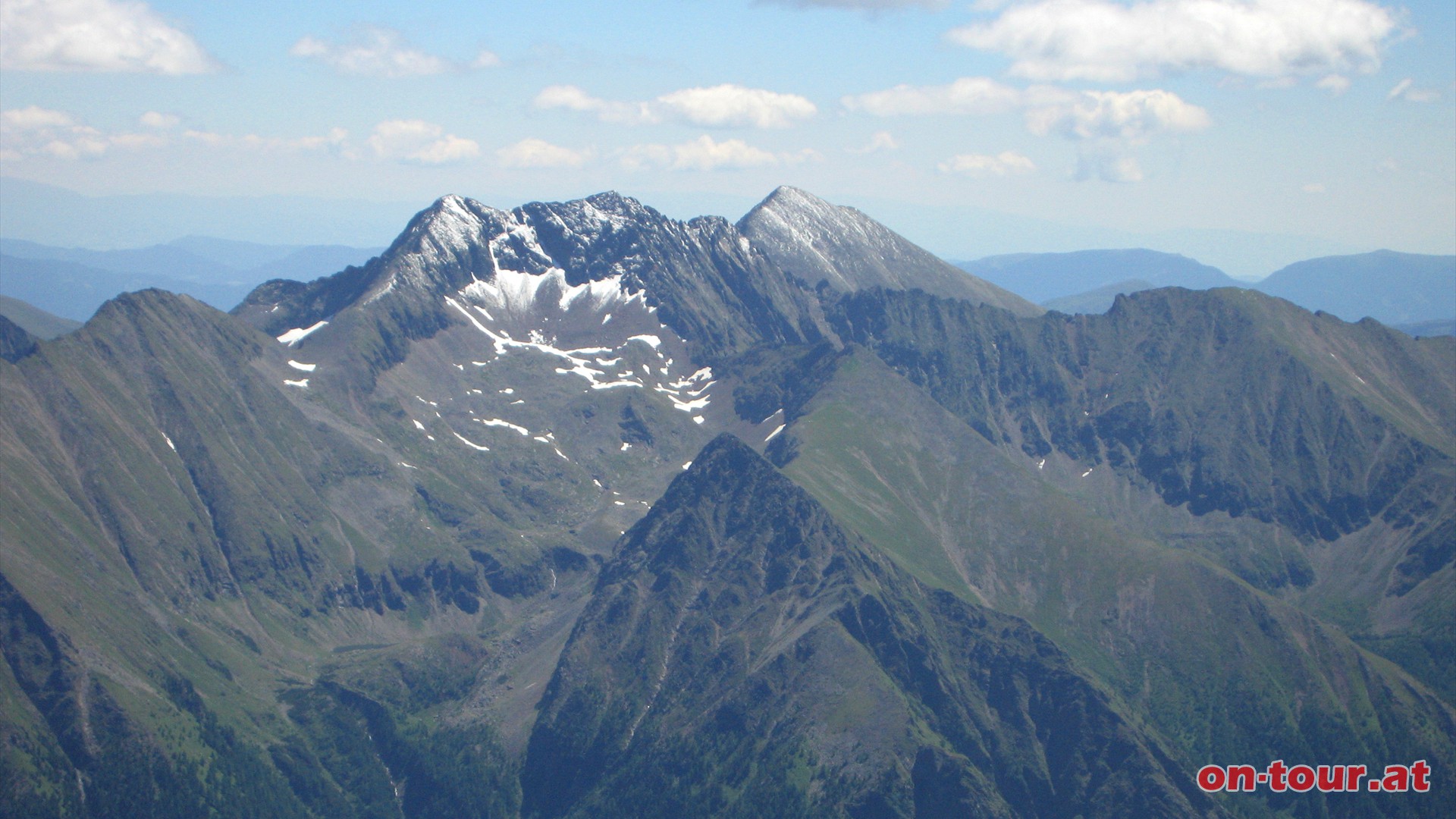 Die steirisch-salzburgerischen Grenzberge. Von links nach rechts; Barbaraspitze, Roteck und Preber.